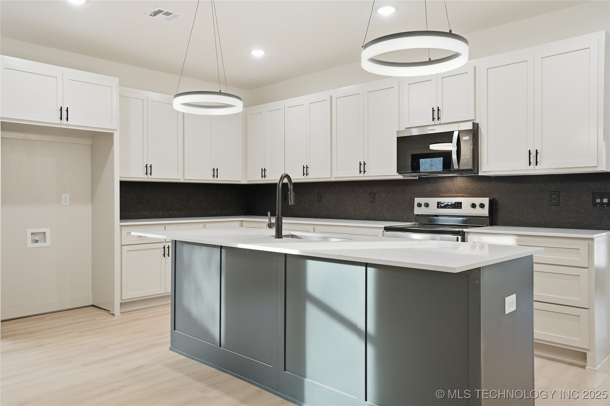 1435 N Main Street A-b Property Photo 24