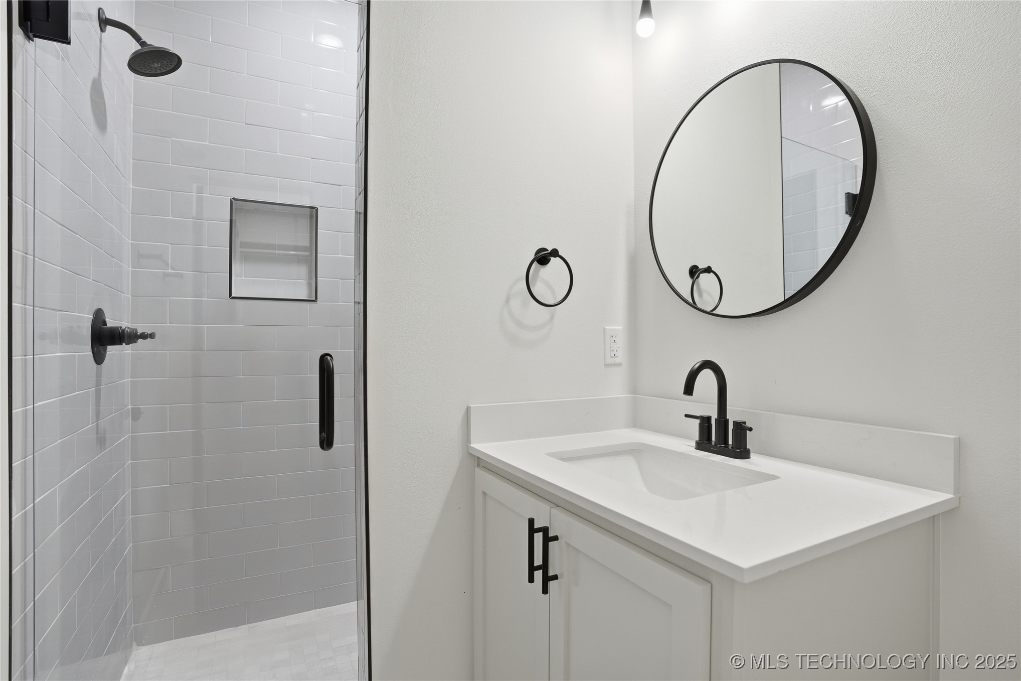 1435 N Main Street A-b Property Photo 33