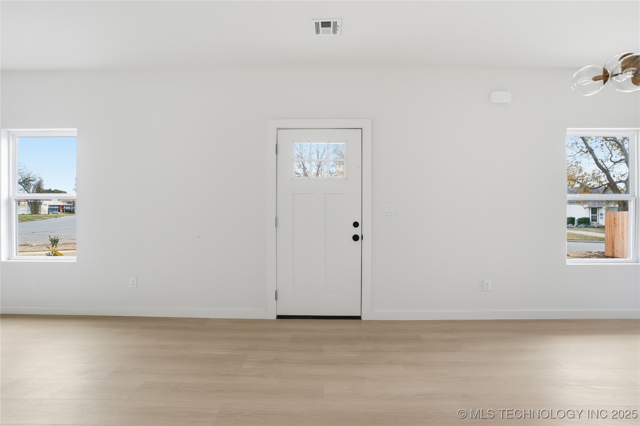 2548116 Property Photo 9