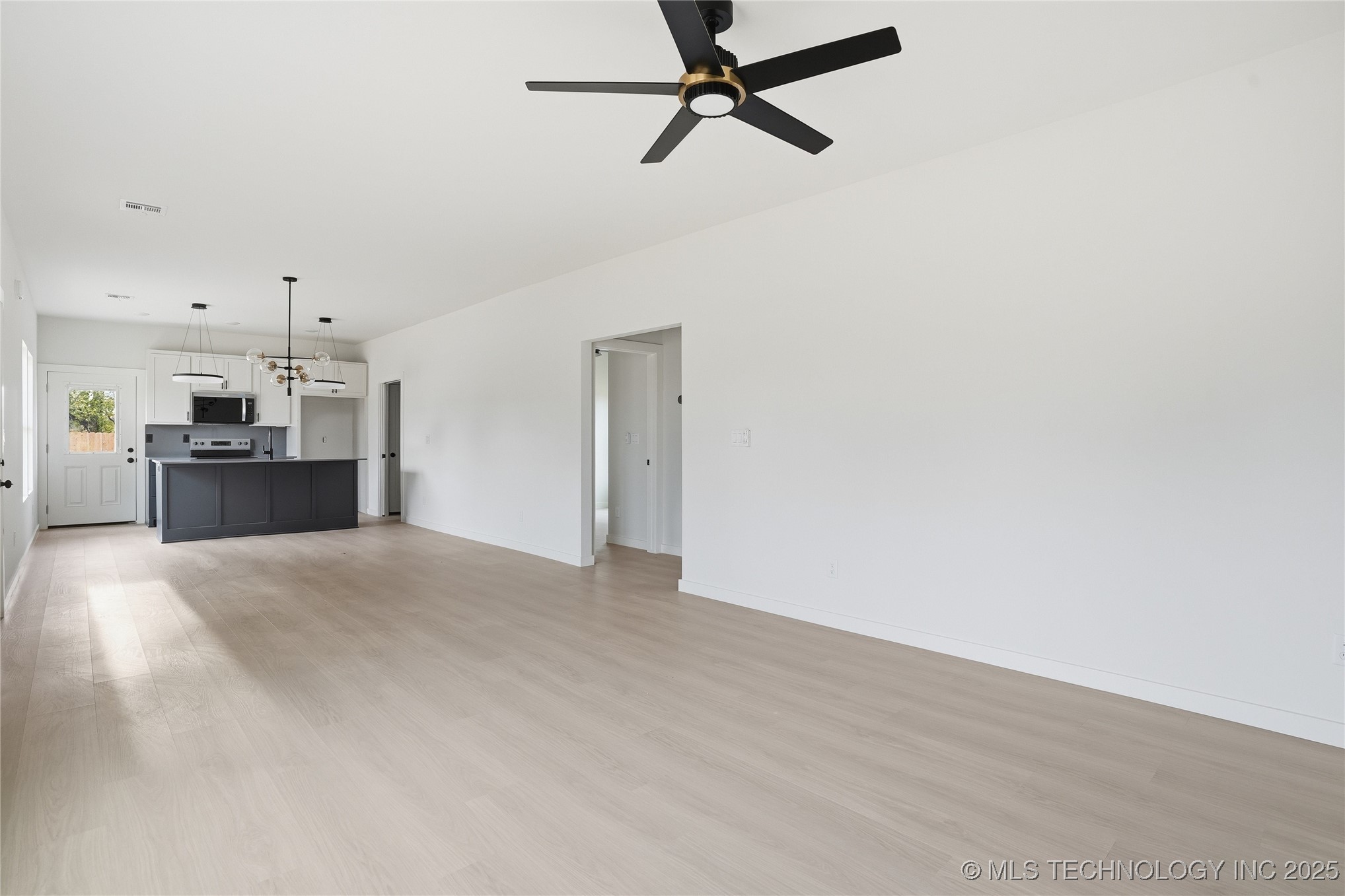 2548116 Property Photo 10