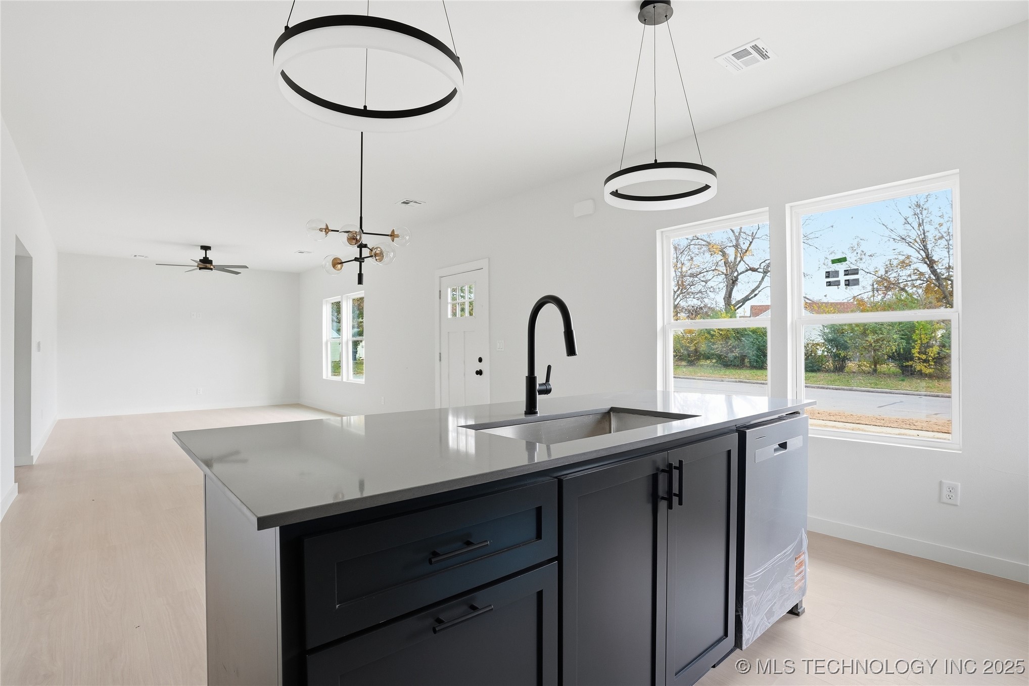 2548116 Property Photo 13