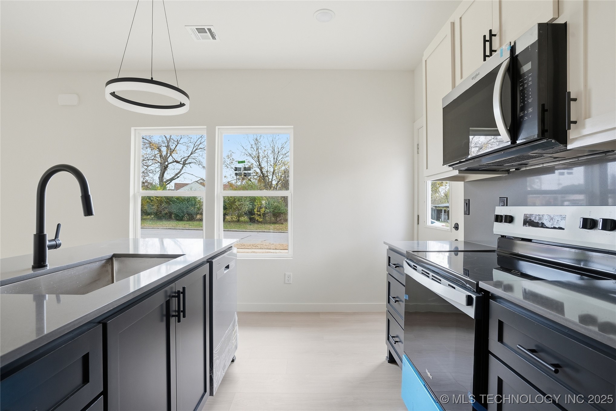 2548116 Property Photo 14