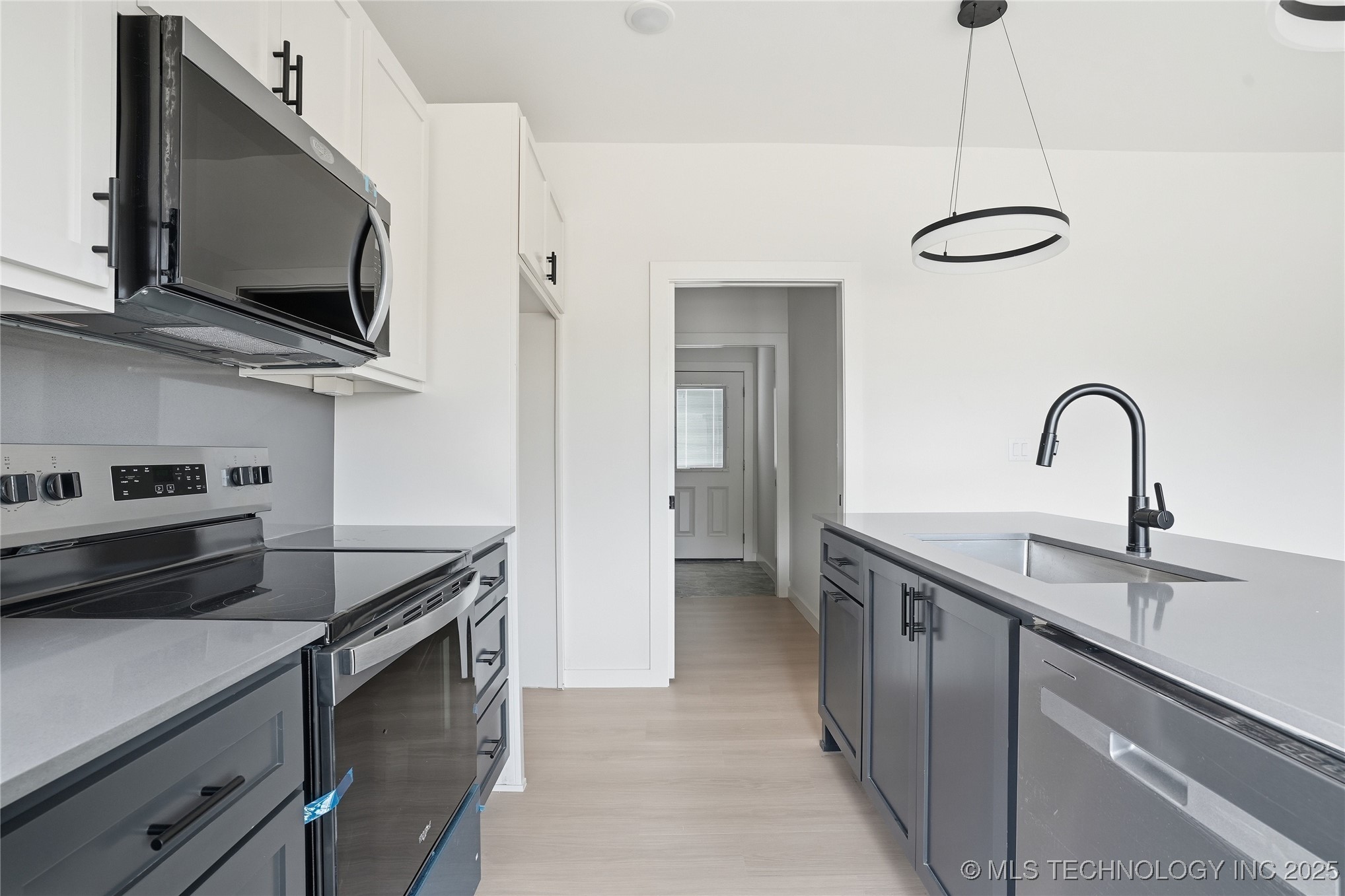 2548116 Property Photo 15