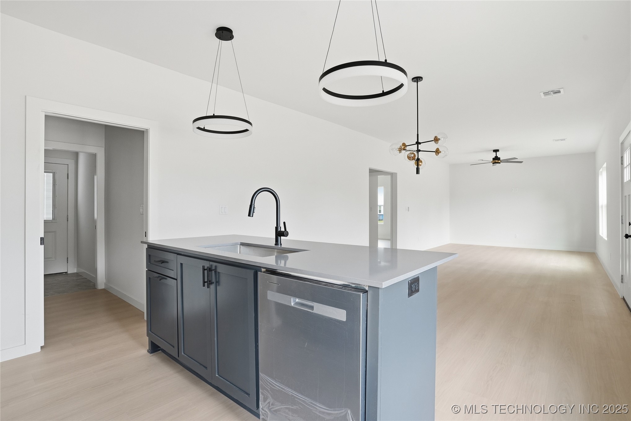 2548116 Property Photo 16