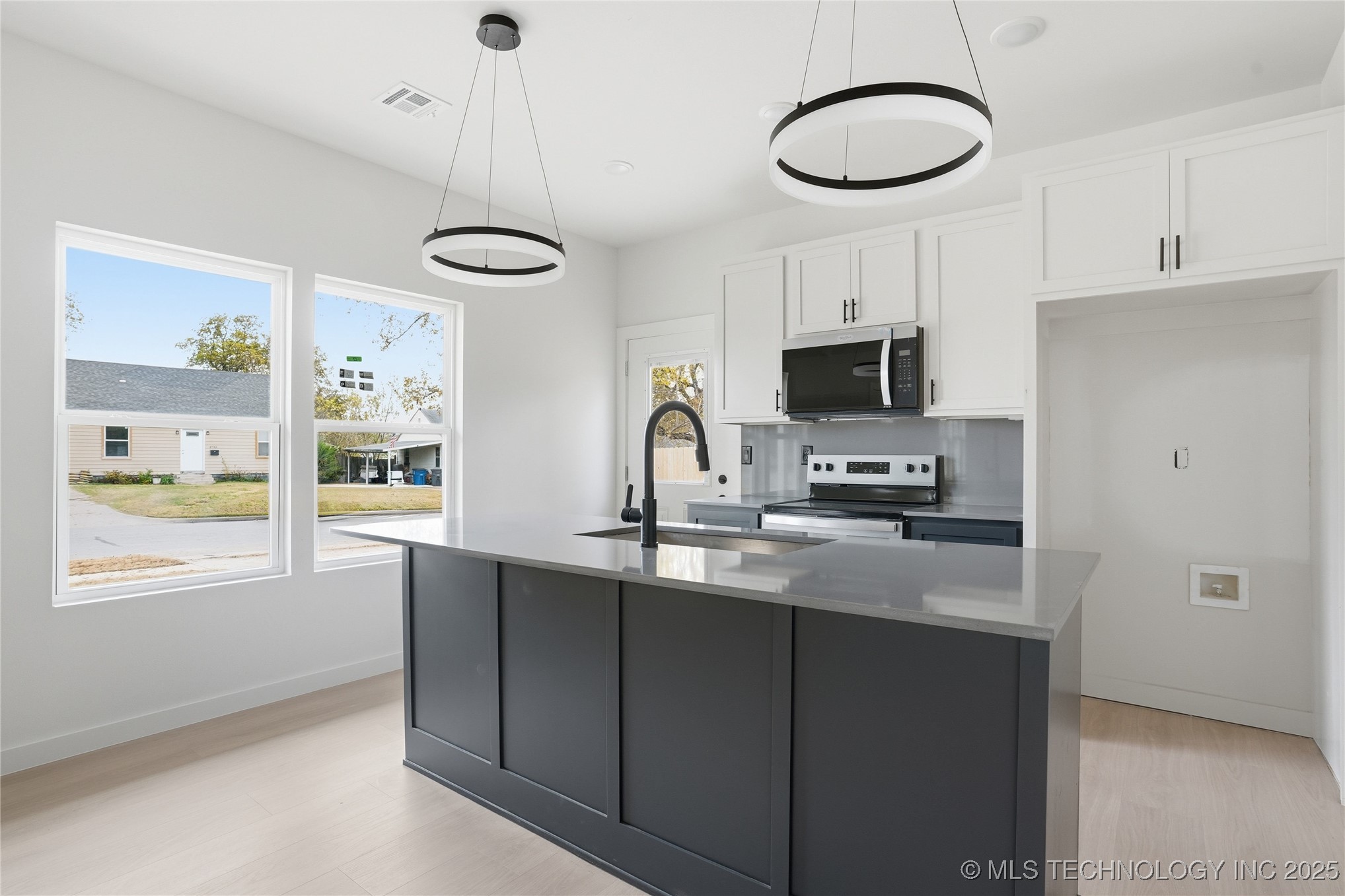 2548116 Property Photo 19