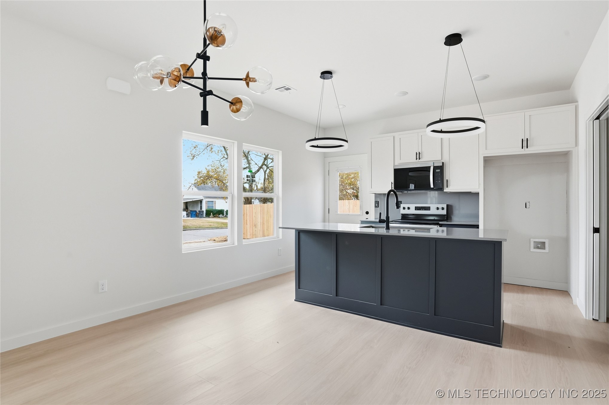 2548116 Property Photo 21