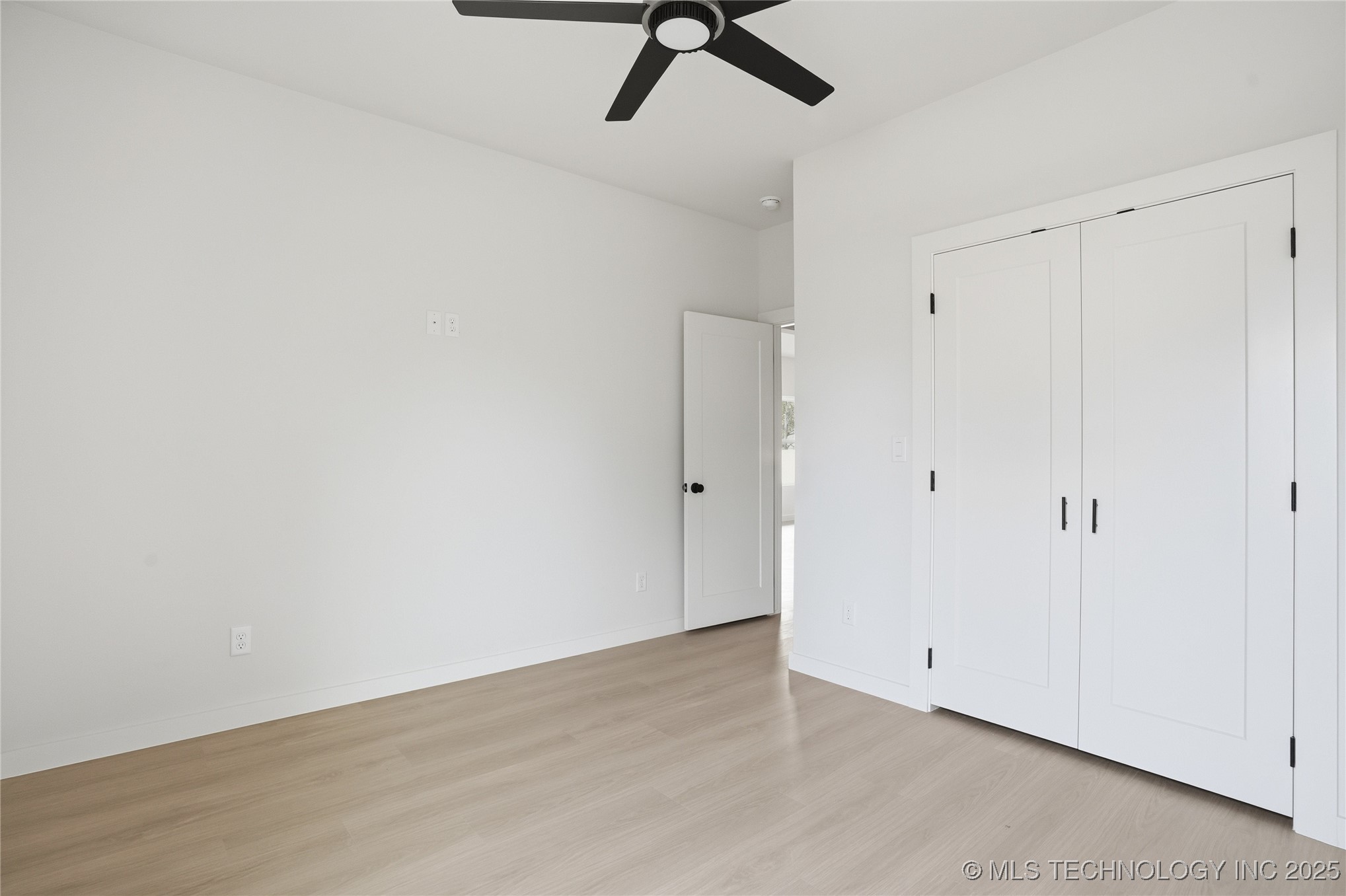 2548116 Property Photo 26