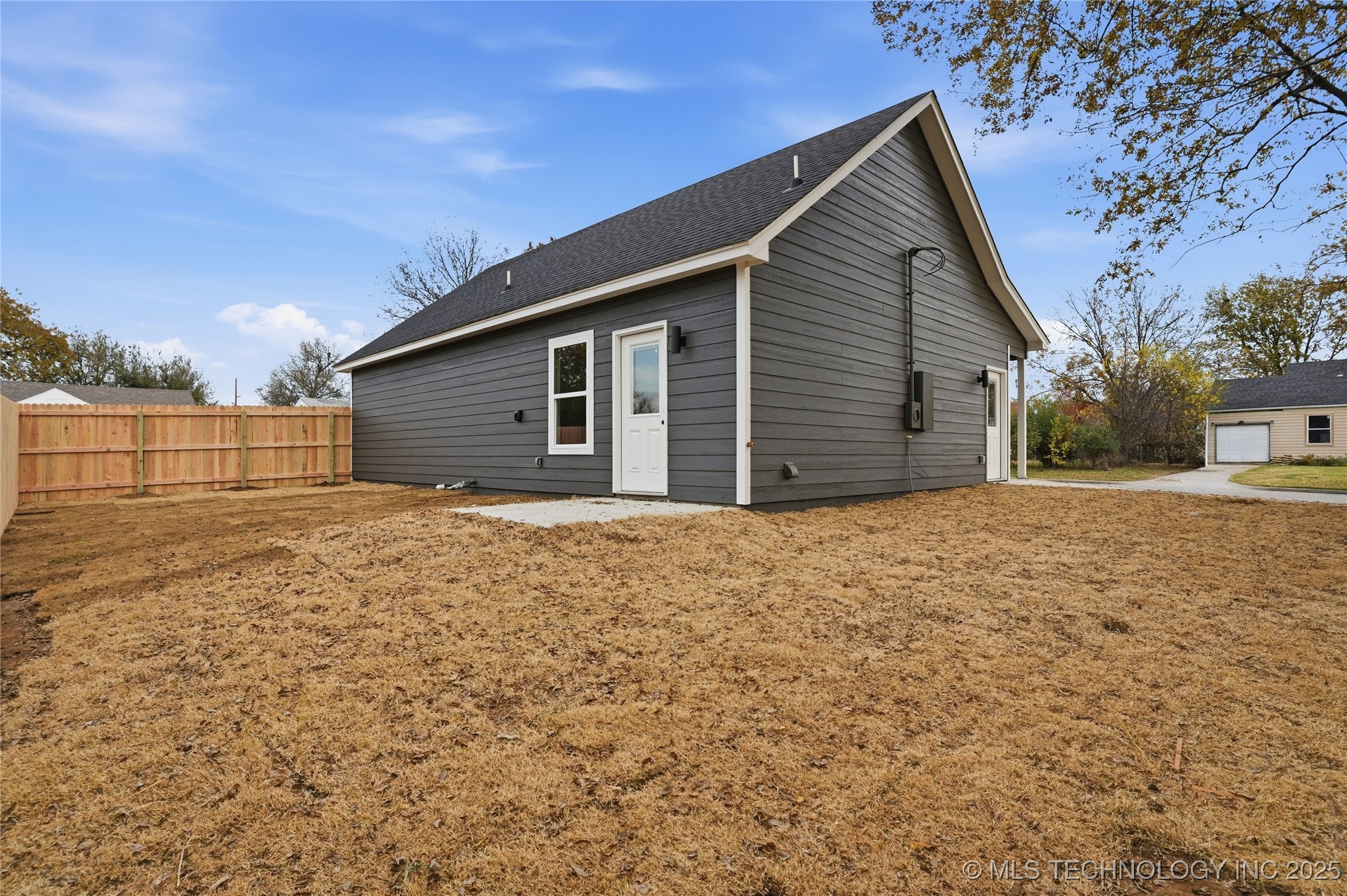 2548116 Property Photo 39