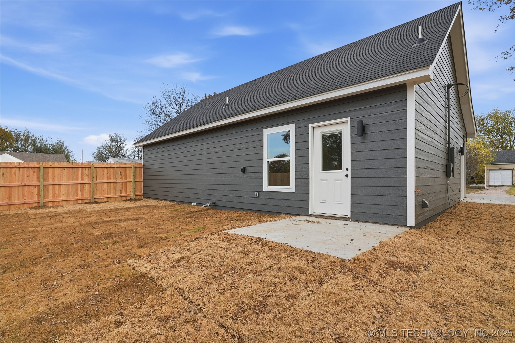 2548116 Property Photo 40