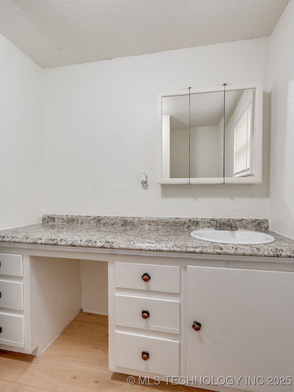 38210 Fundis Property Photo 43