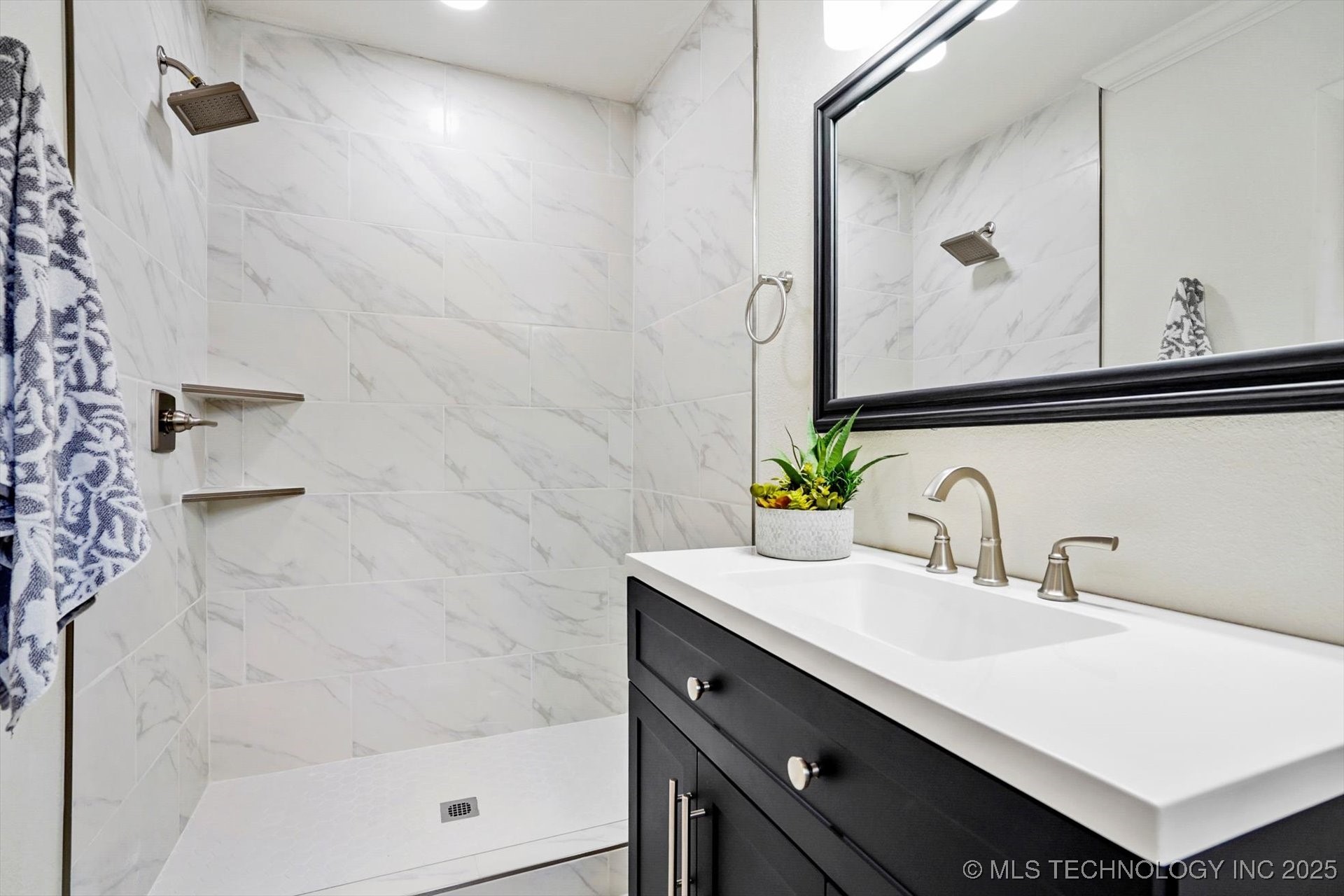 4814 E 37th Street Property Photo 18