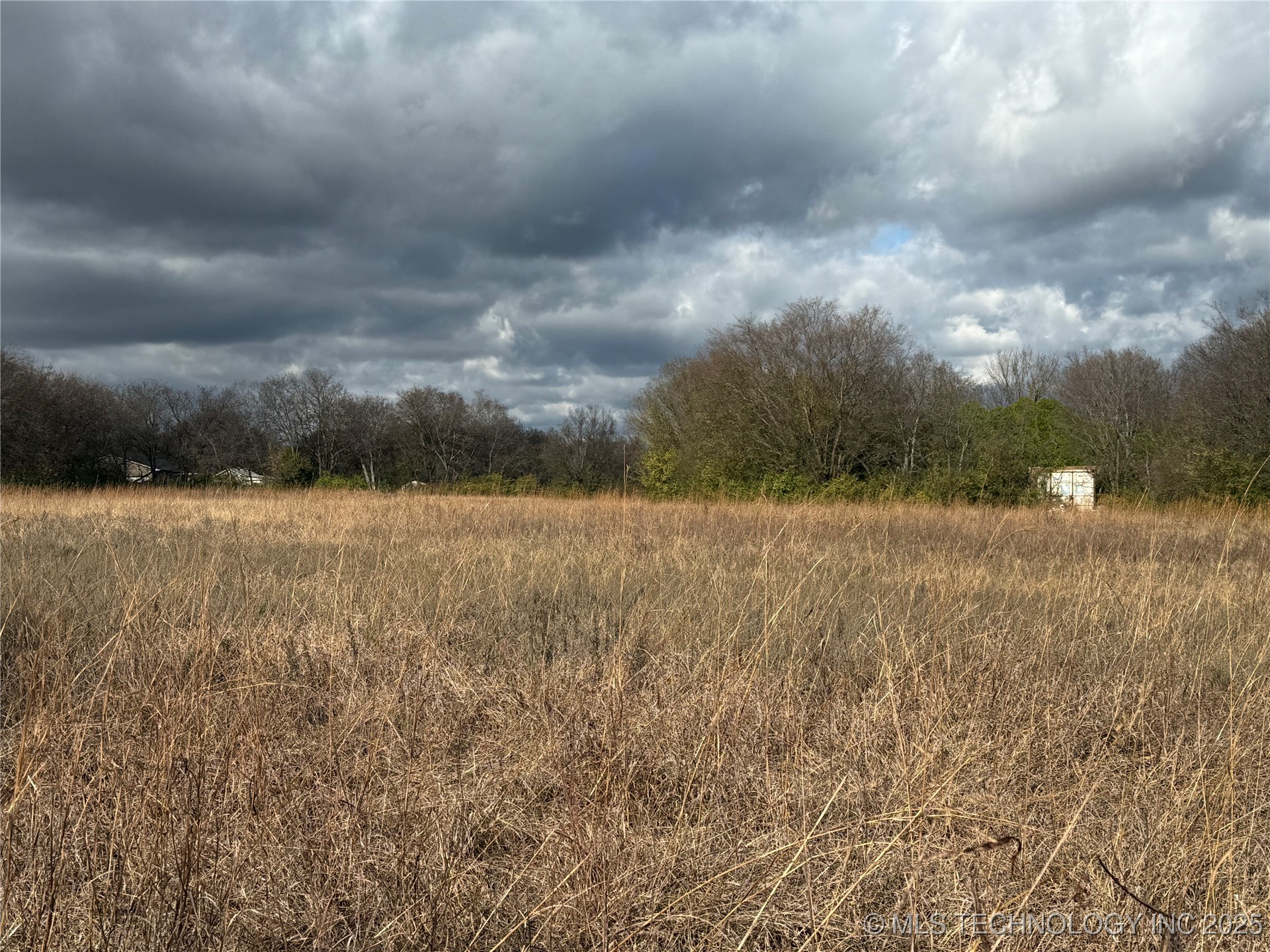 7601 E 76th Street North Property Photo 3