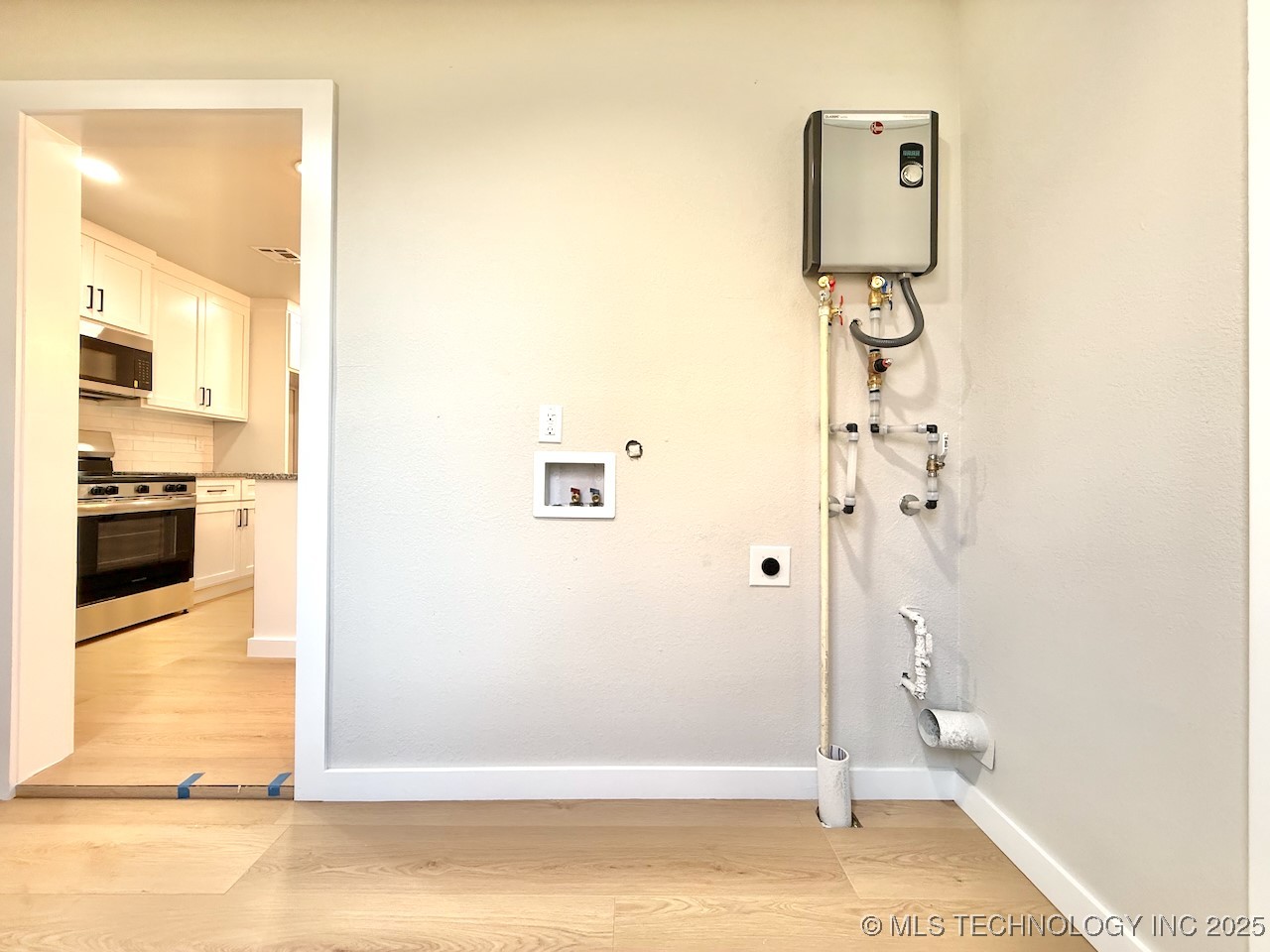 1042 N Valley Drive Property Photo 27