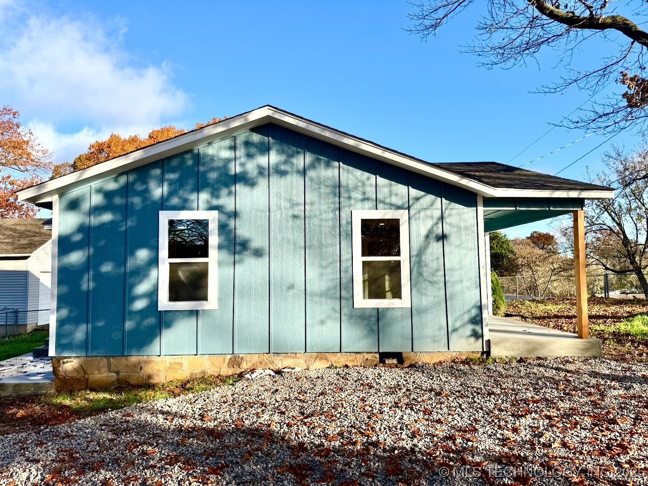 1042 N Valley Drive Property Photo 29