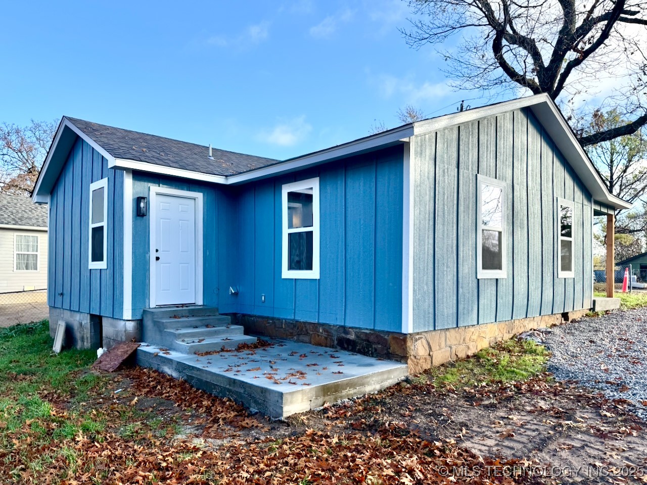 1042 N Valley Drive Property Photo 30