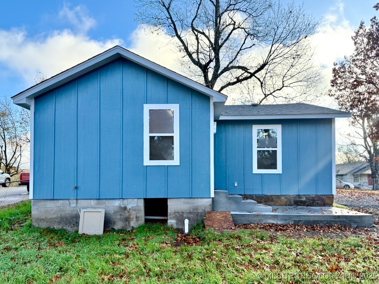 1042 N Valley Drive Property Photo 31