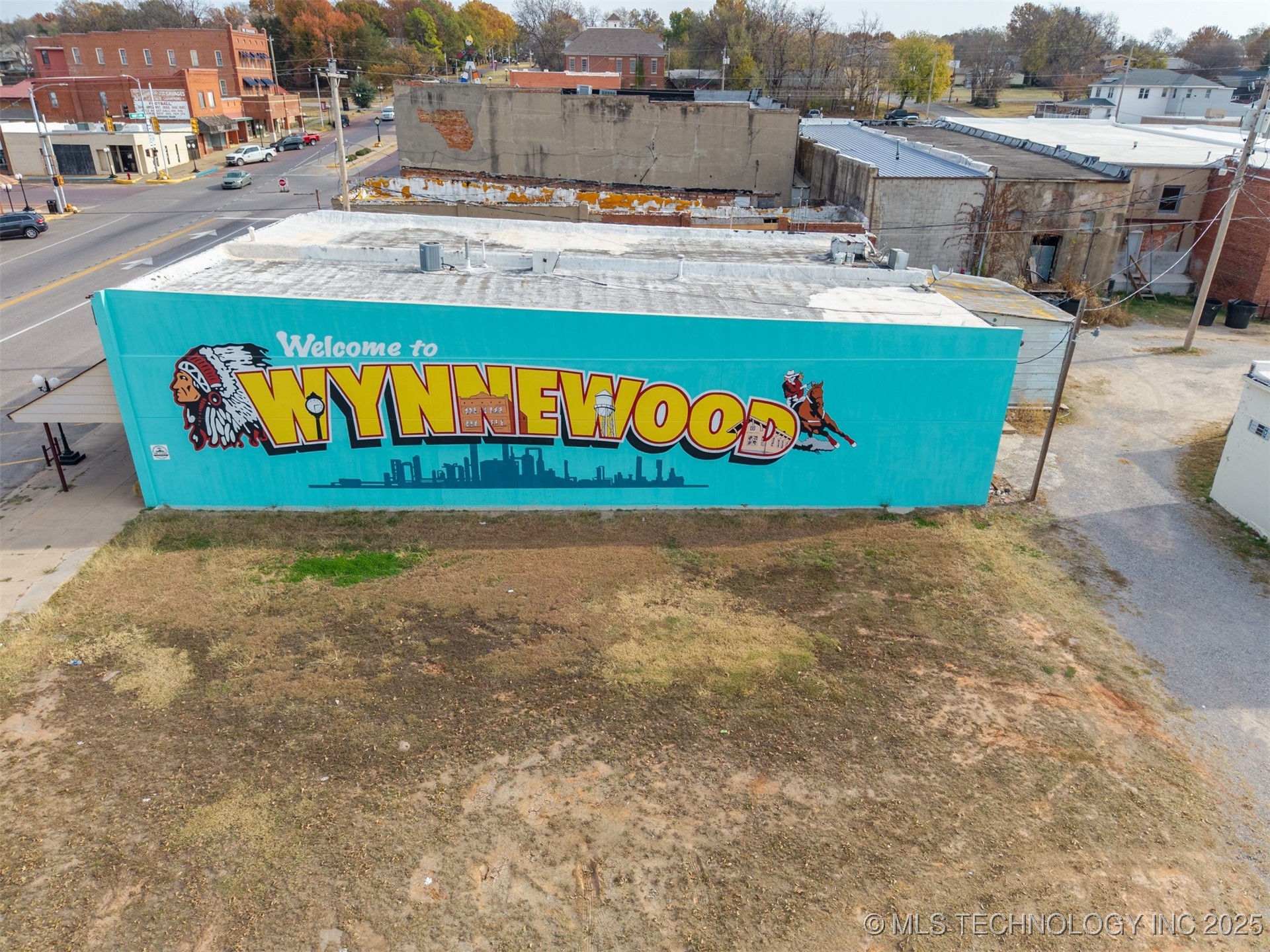 113 W Robert S Kerr Property Photo 5