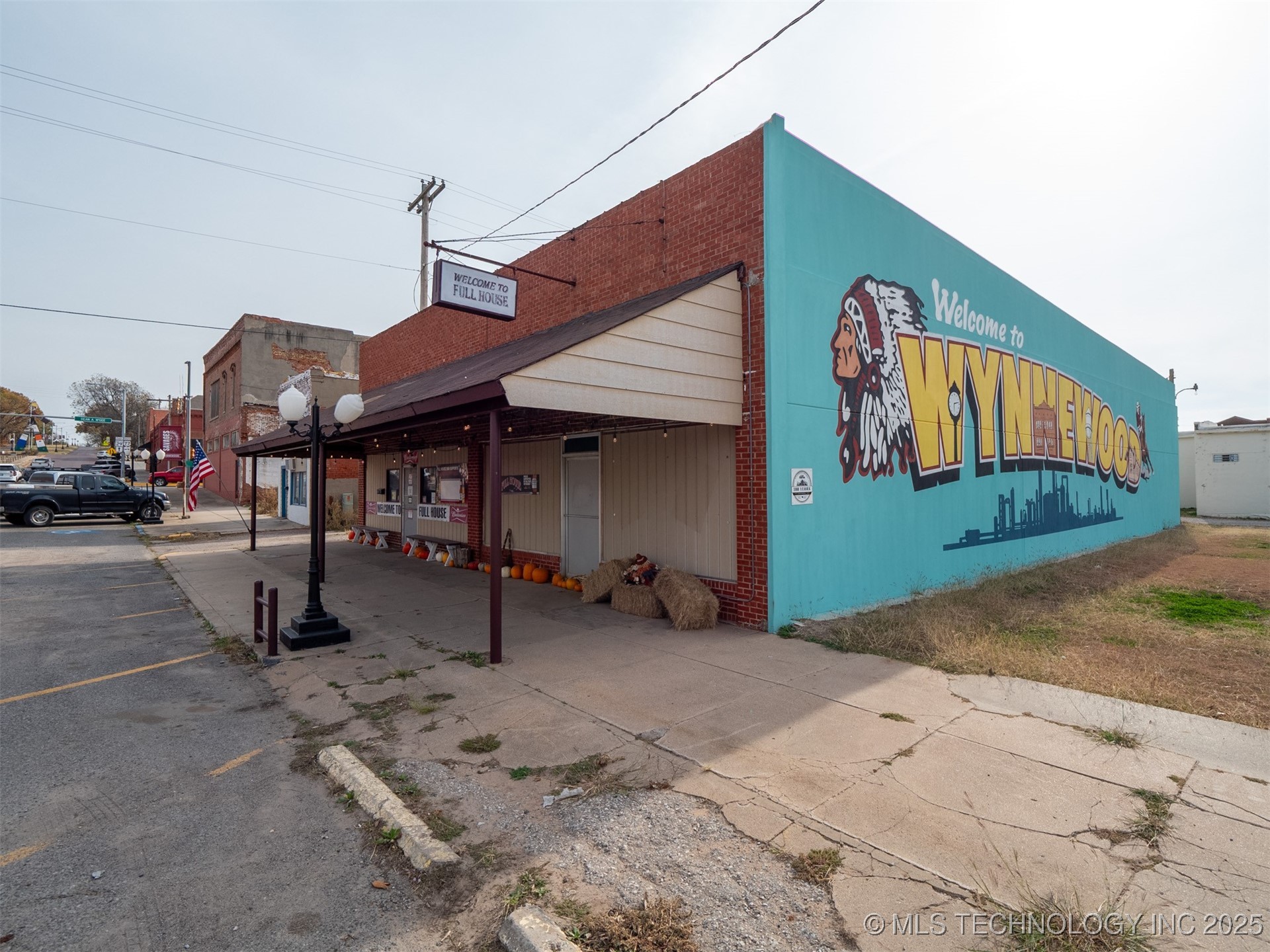 113 W Robert S Kerr Property Photo 12