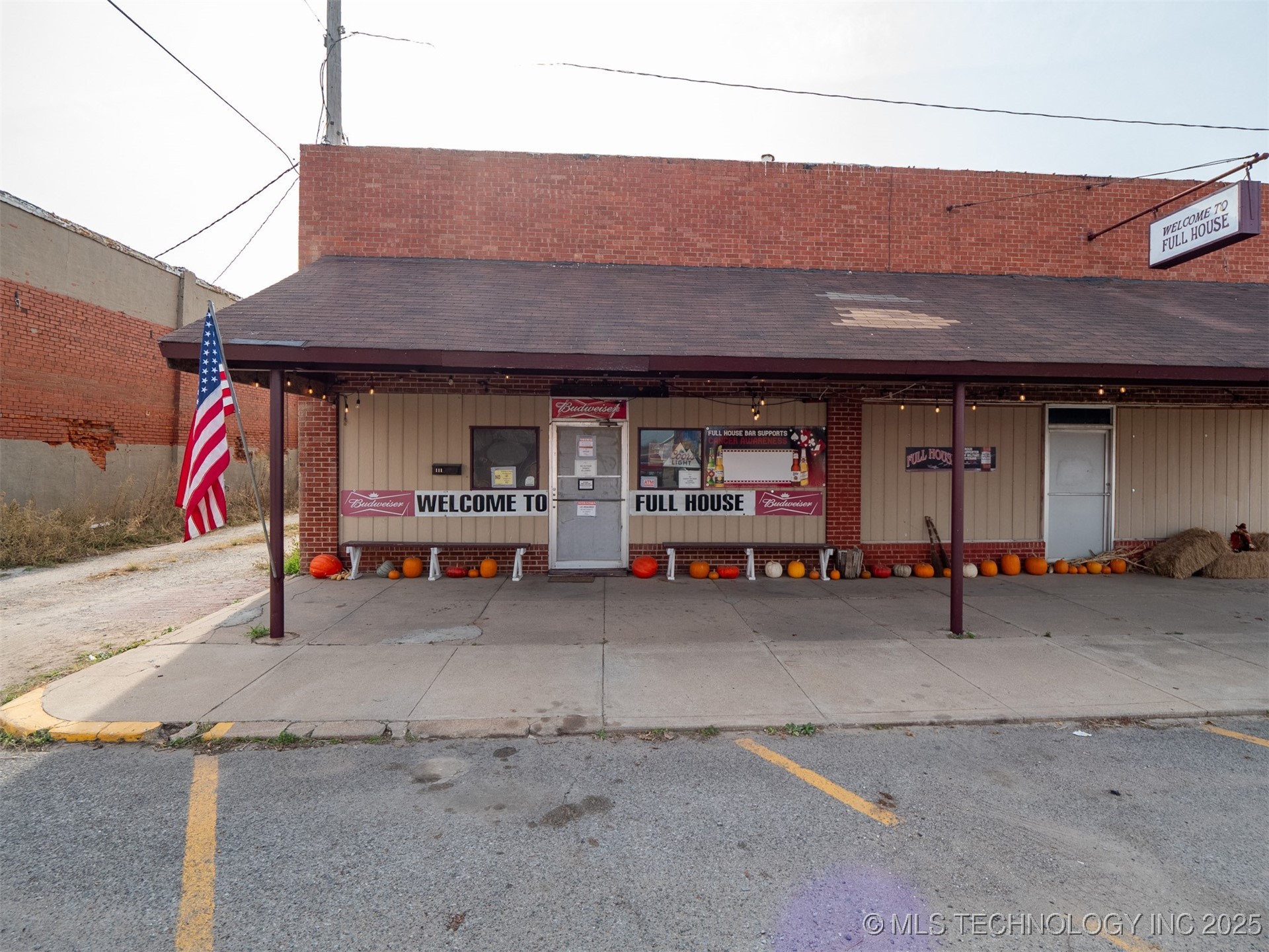 113 W Robert S Kerr Property Photo 14