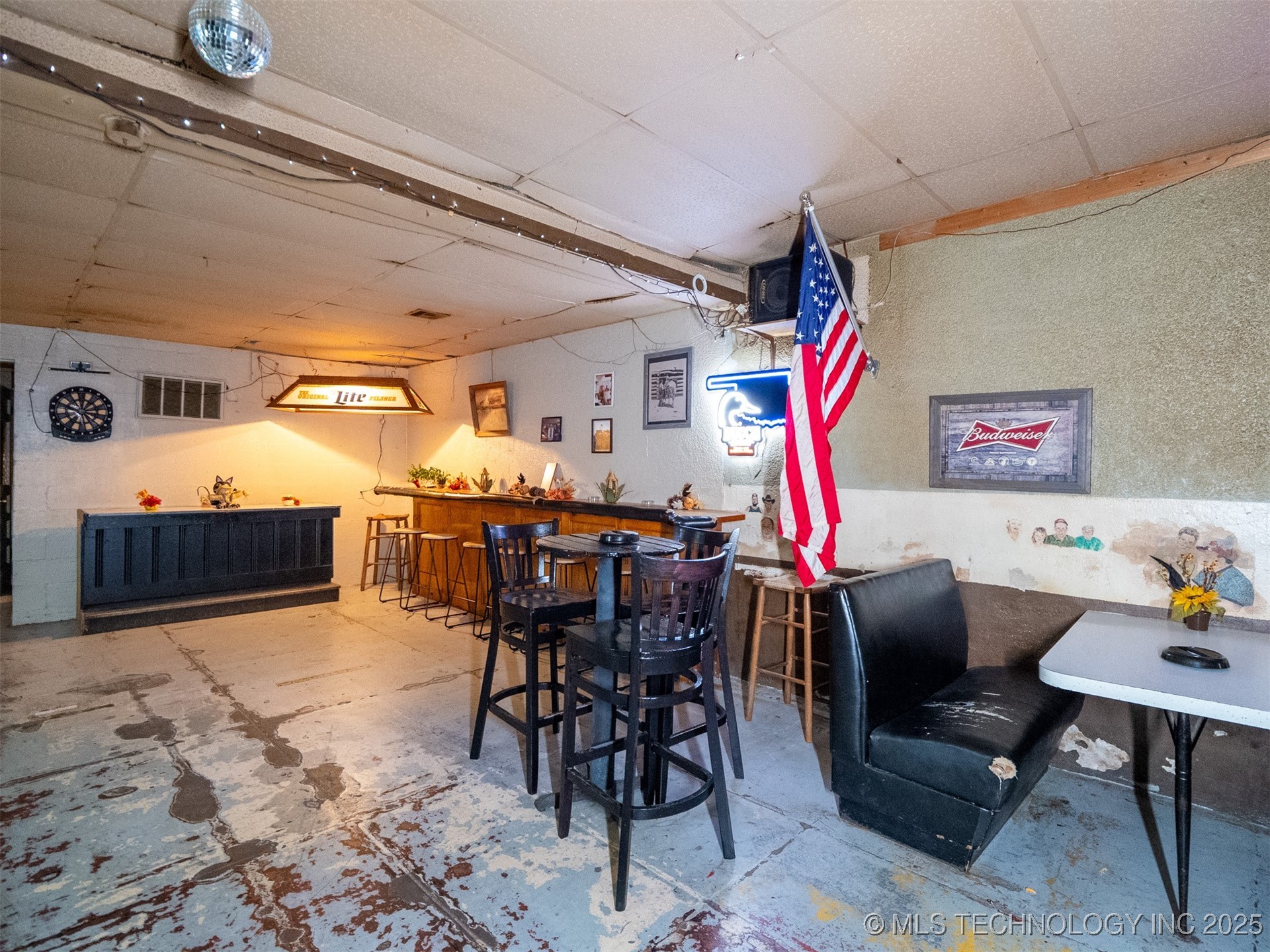 113 W Robert S Kerr Property Photo 25