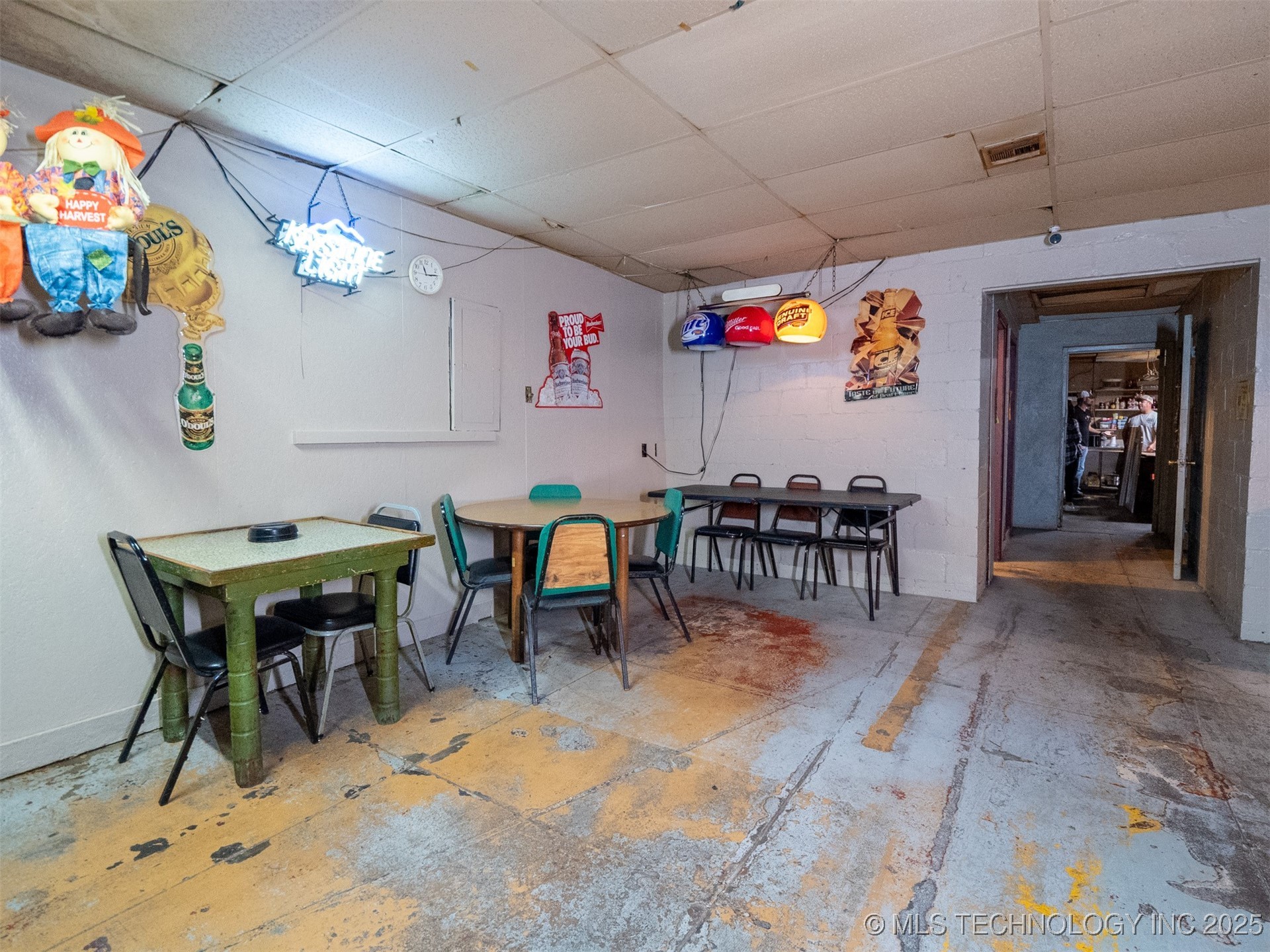 113 W Robert S Kerr Property Photo 27