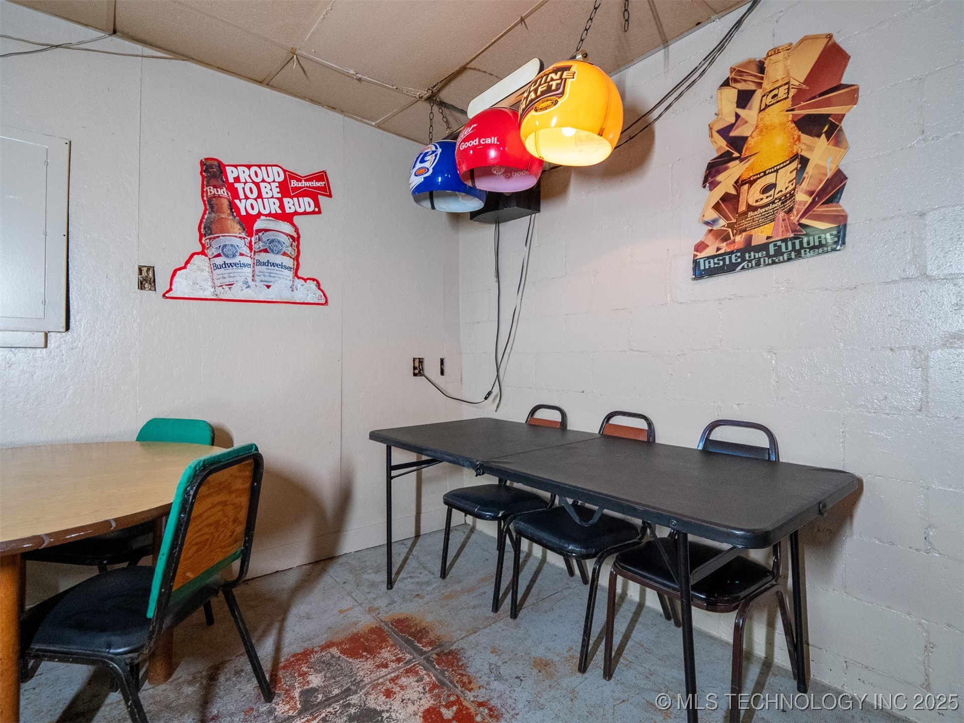 113 W Robert S Kerr Property Photo 30