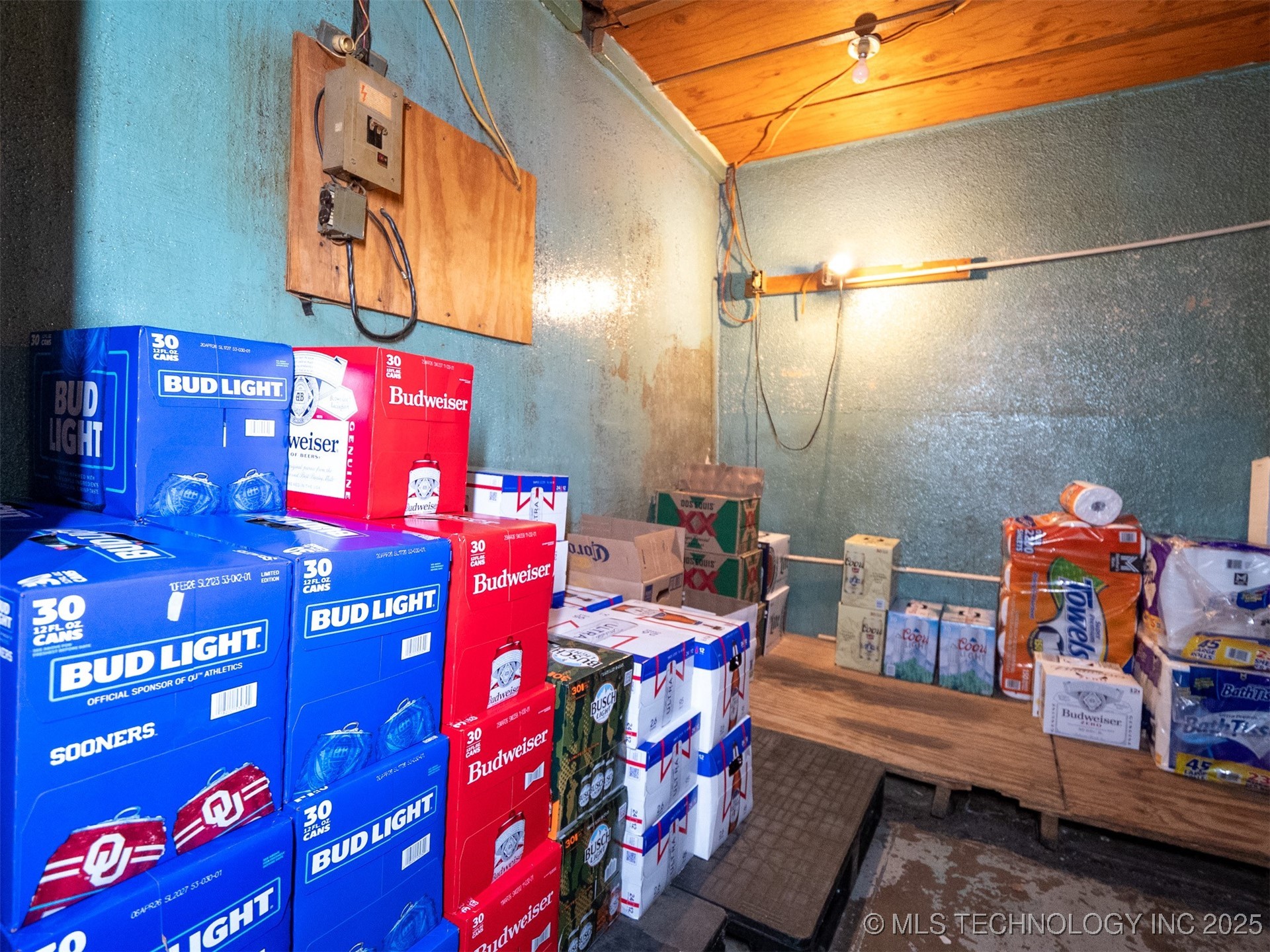 113 W Robert S Kerr Property Photo 33