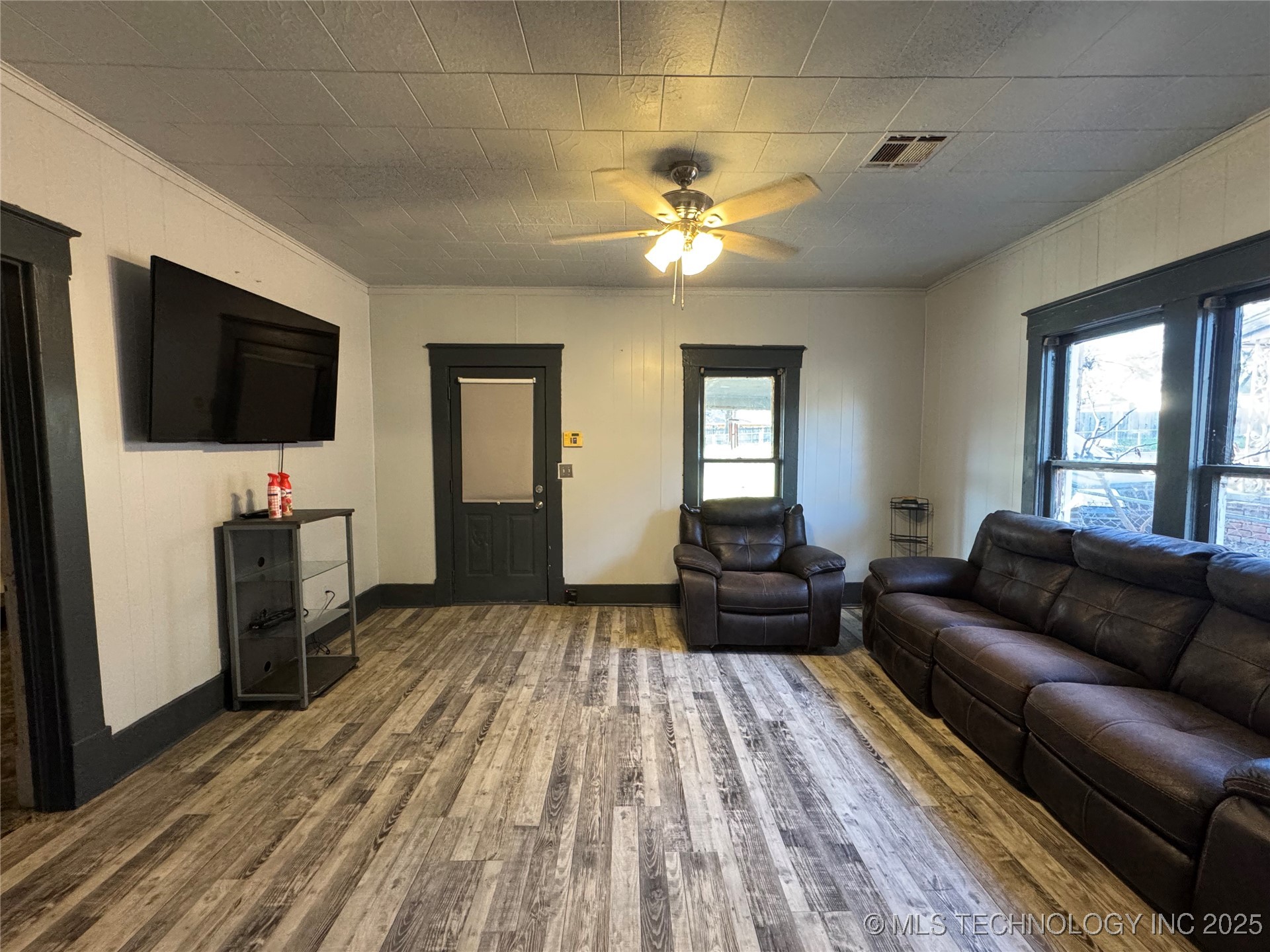 319 S Division Street Property Photo 7