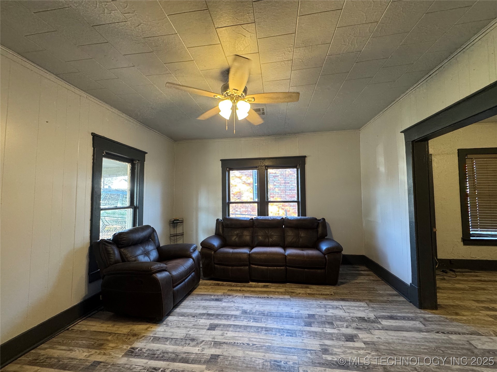 319 S Division Street Property Photo 10