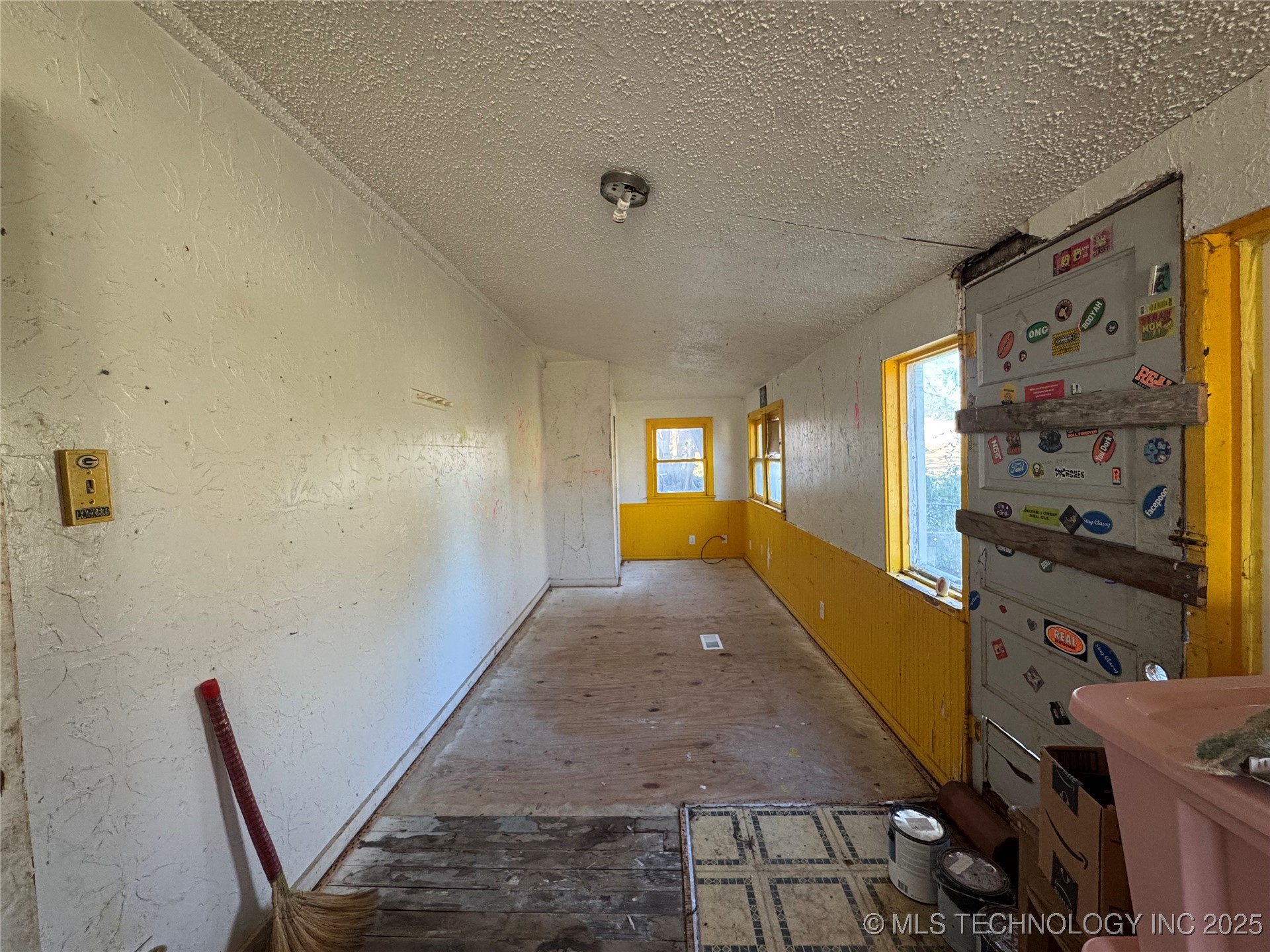 319 S Division Street Property Photo 19