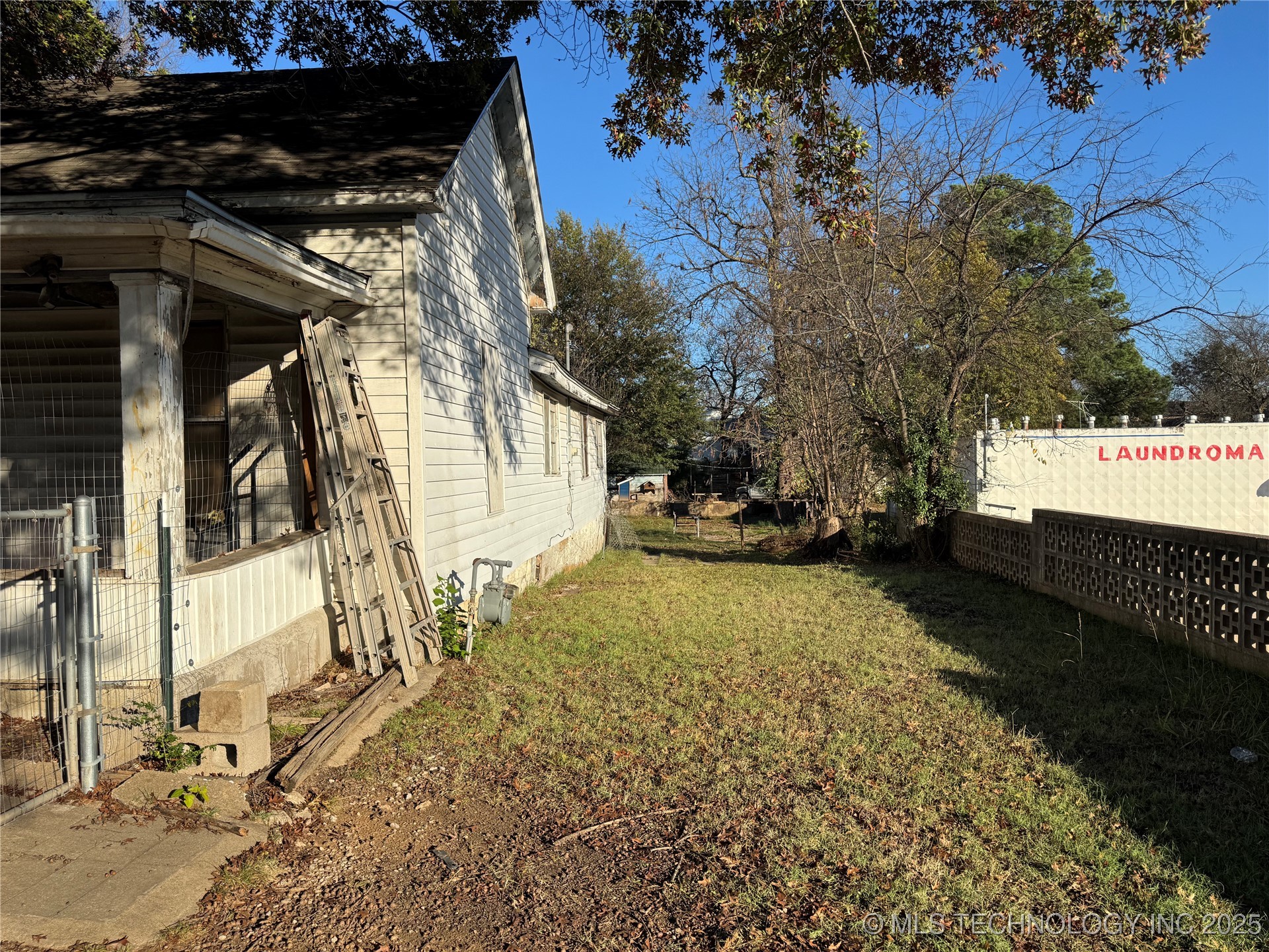 319 S Division Street Property Photo 28