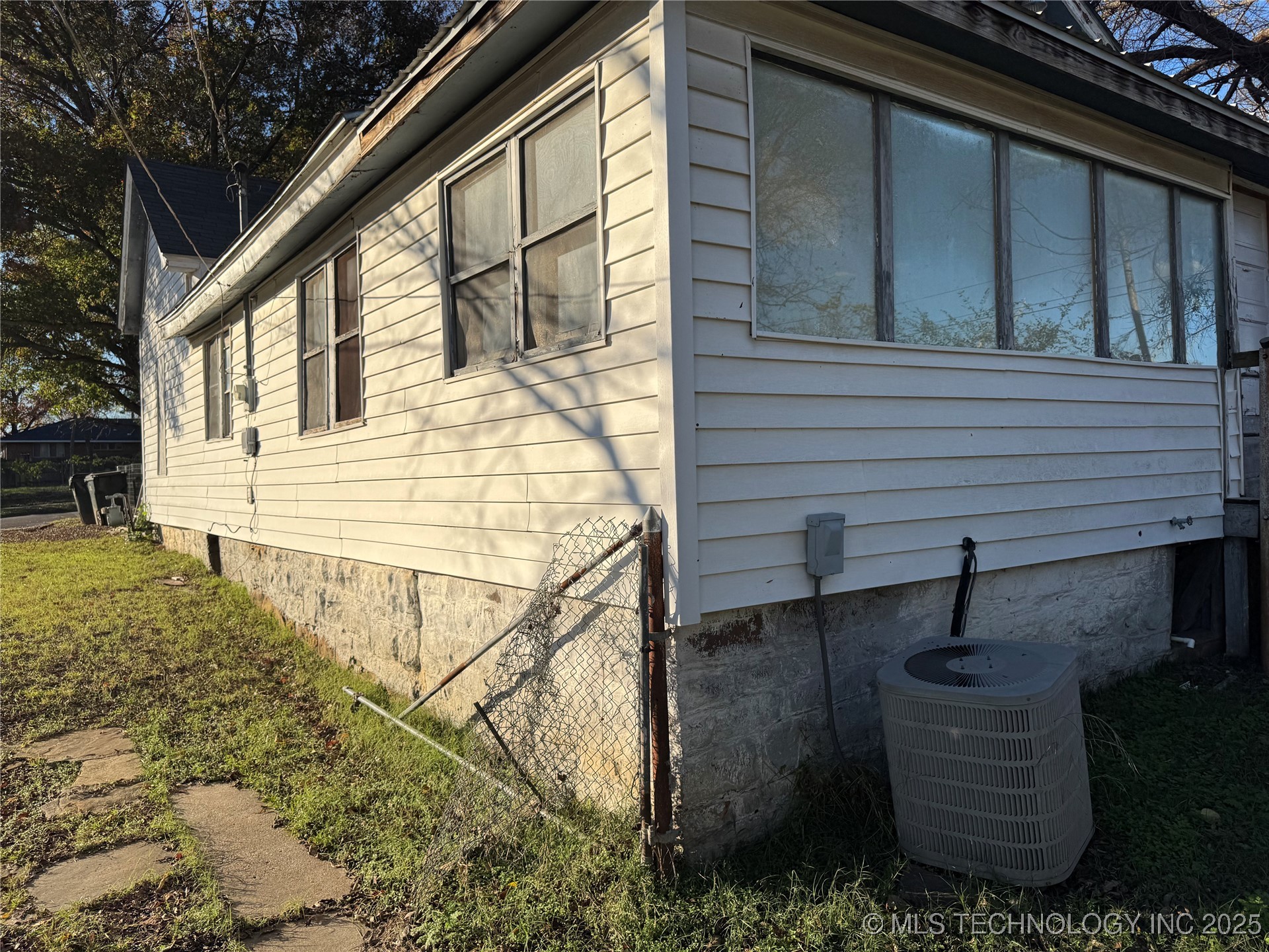 319 S Division Street Property Photo 30