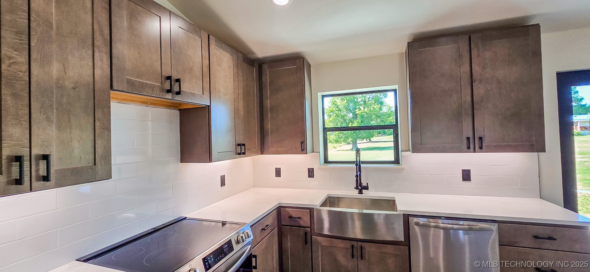 84 Reagan Drive Property Photo 11