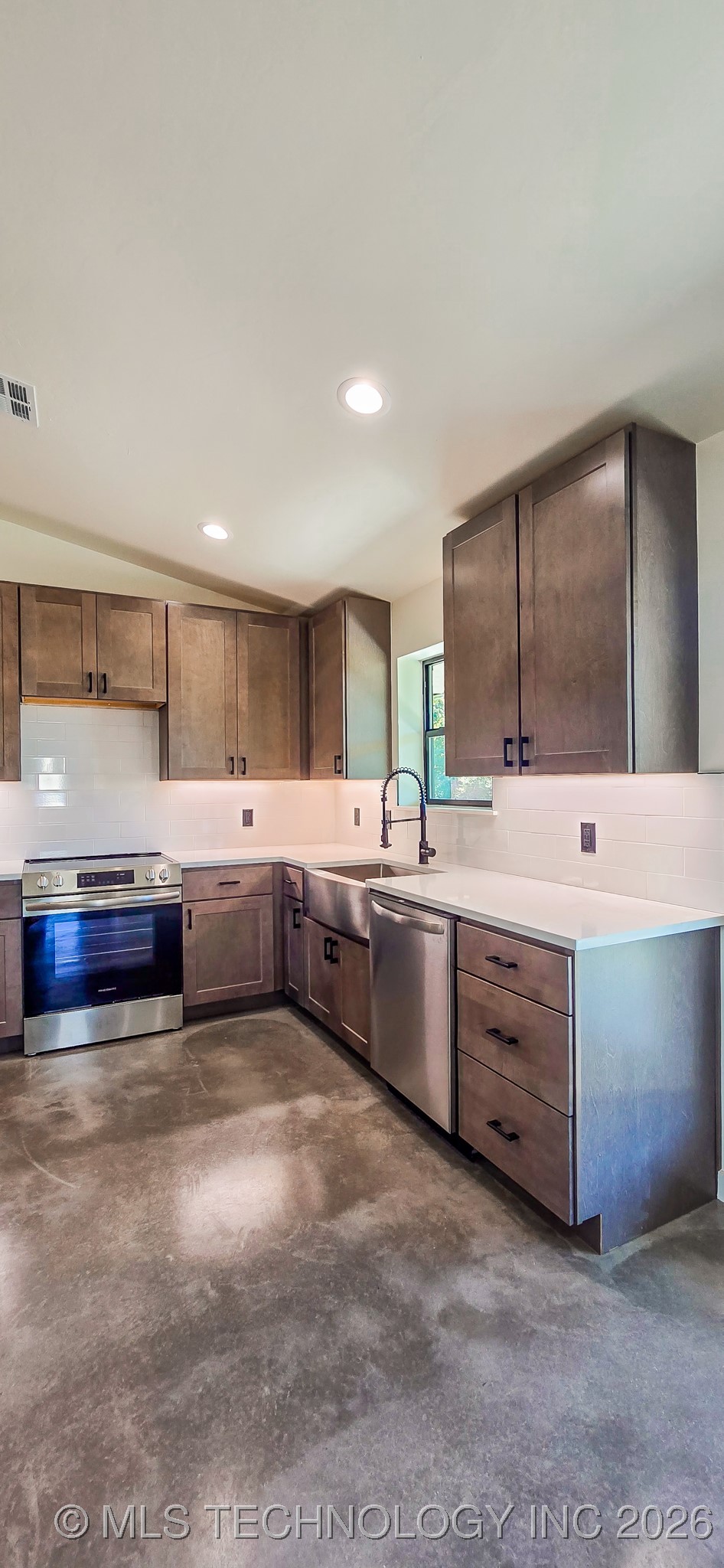 84 Reagan Drive Property Photo 12