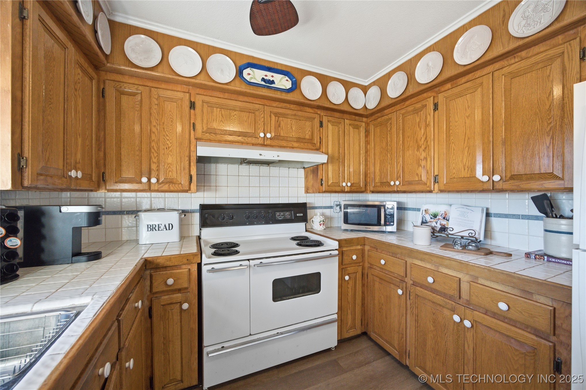 367 Frink Property Photo 4