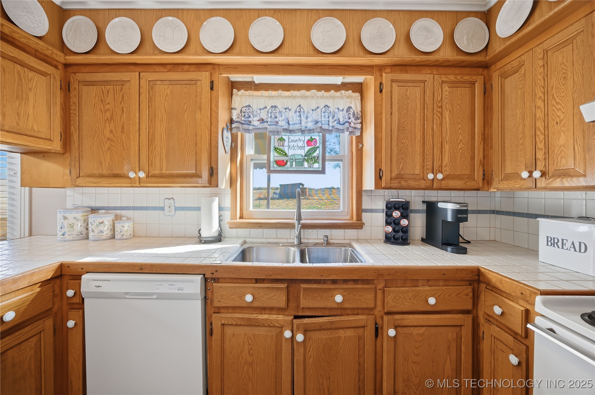 367 Frink Property Photo 5