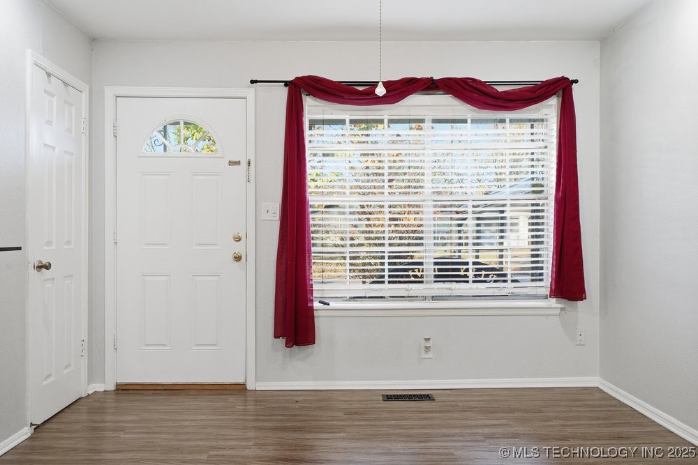 111 S 162nd East Avenue Property Photo 7