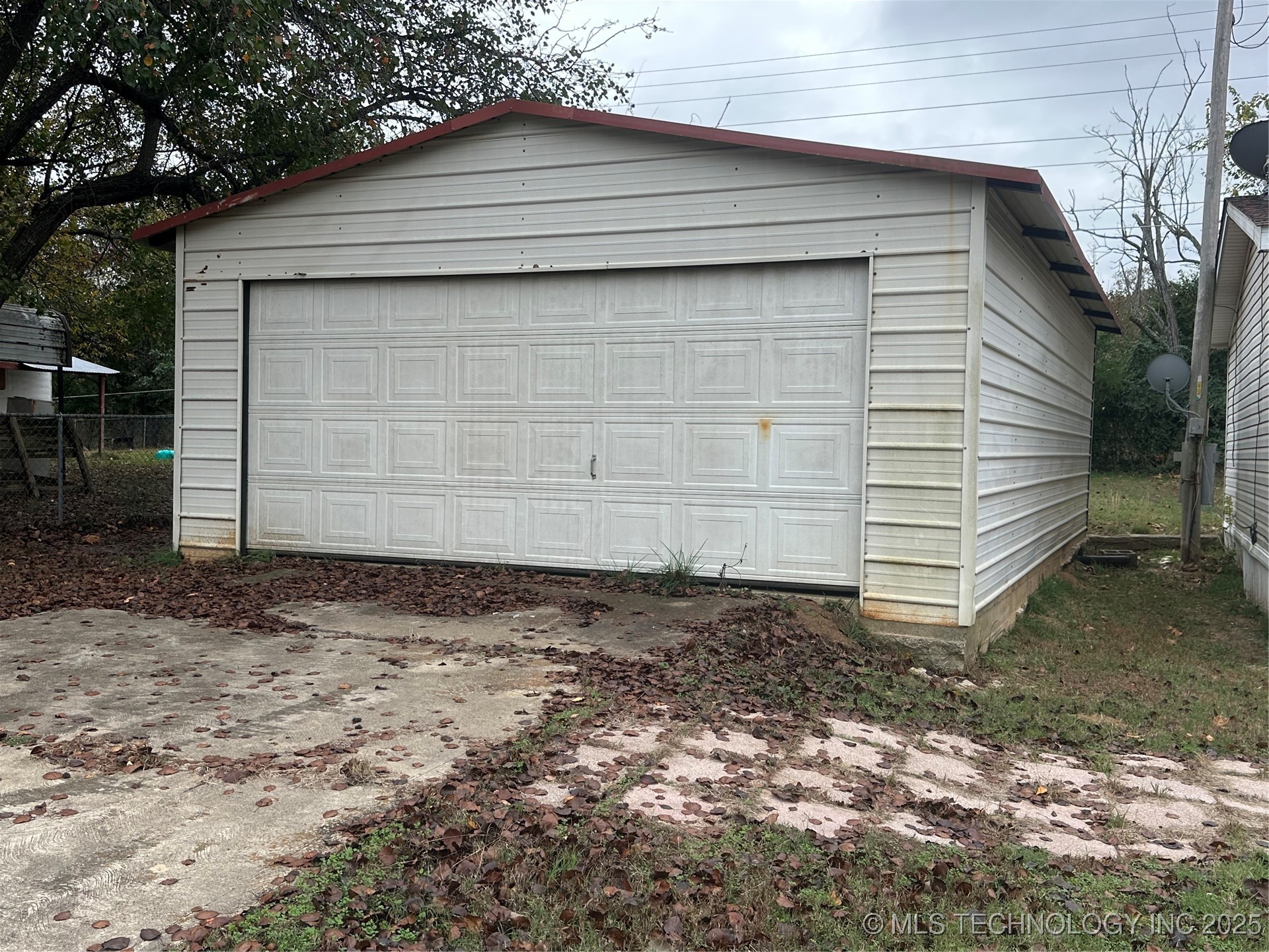 1931 Coon Creek Property Photo 3
