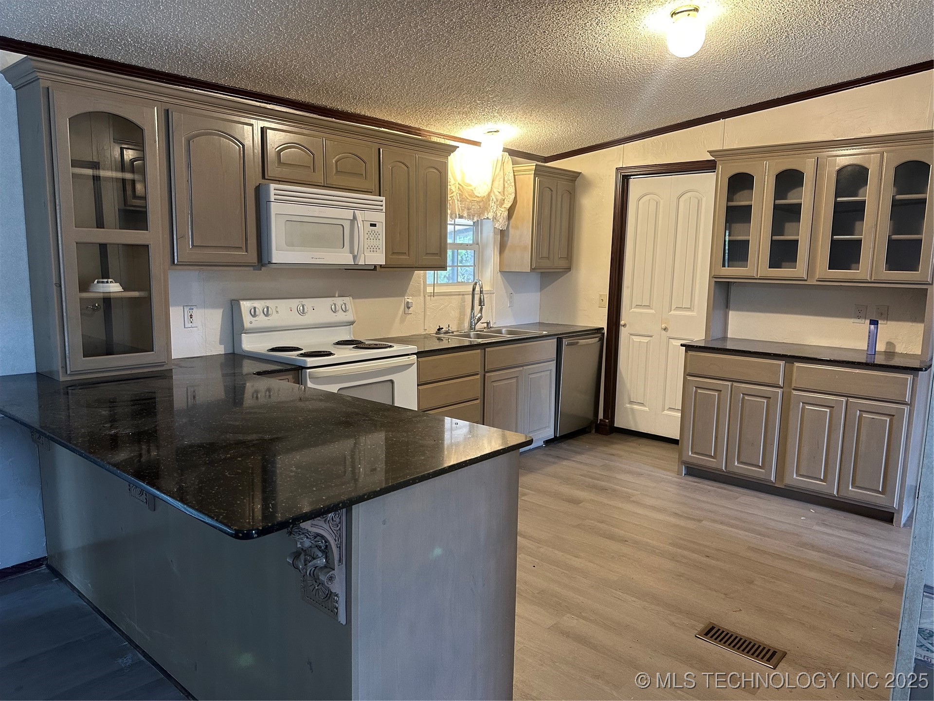 1931 Coon Creek Property Photo 18