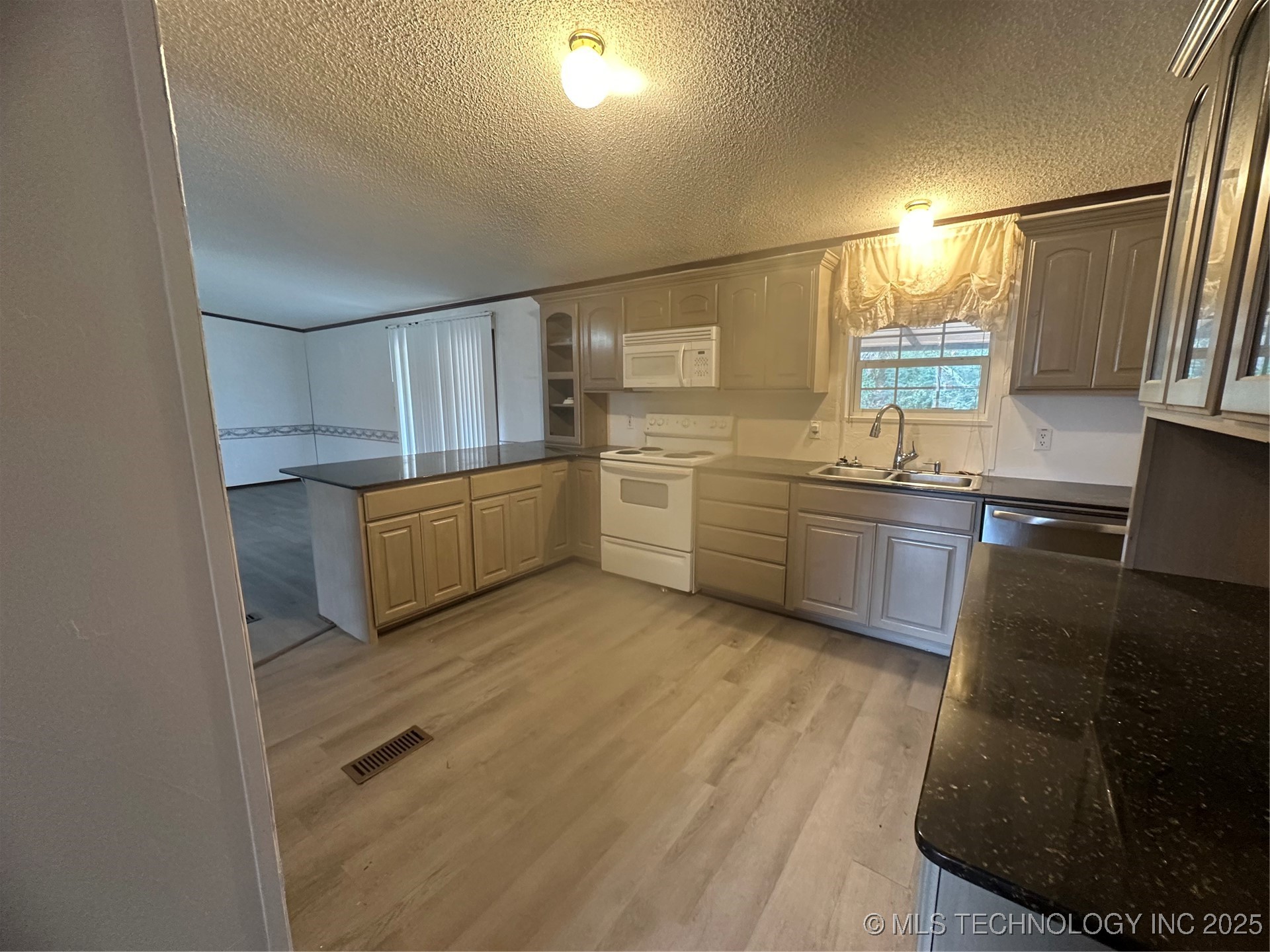 1931 Coon Creek Property Photo 22