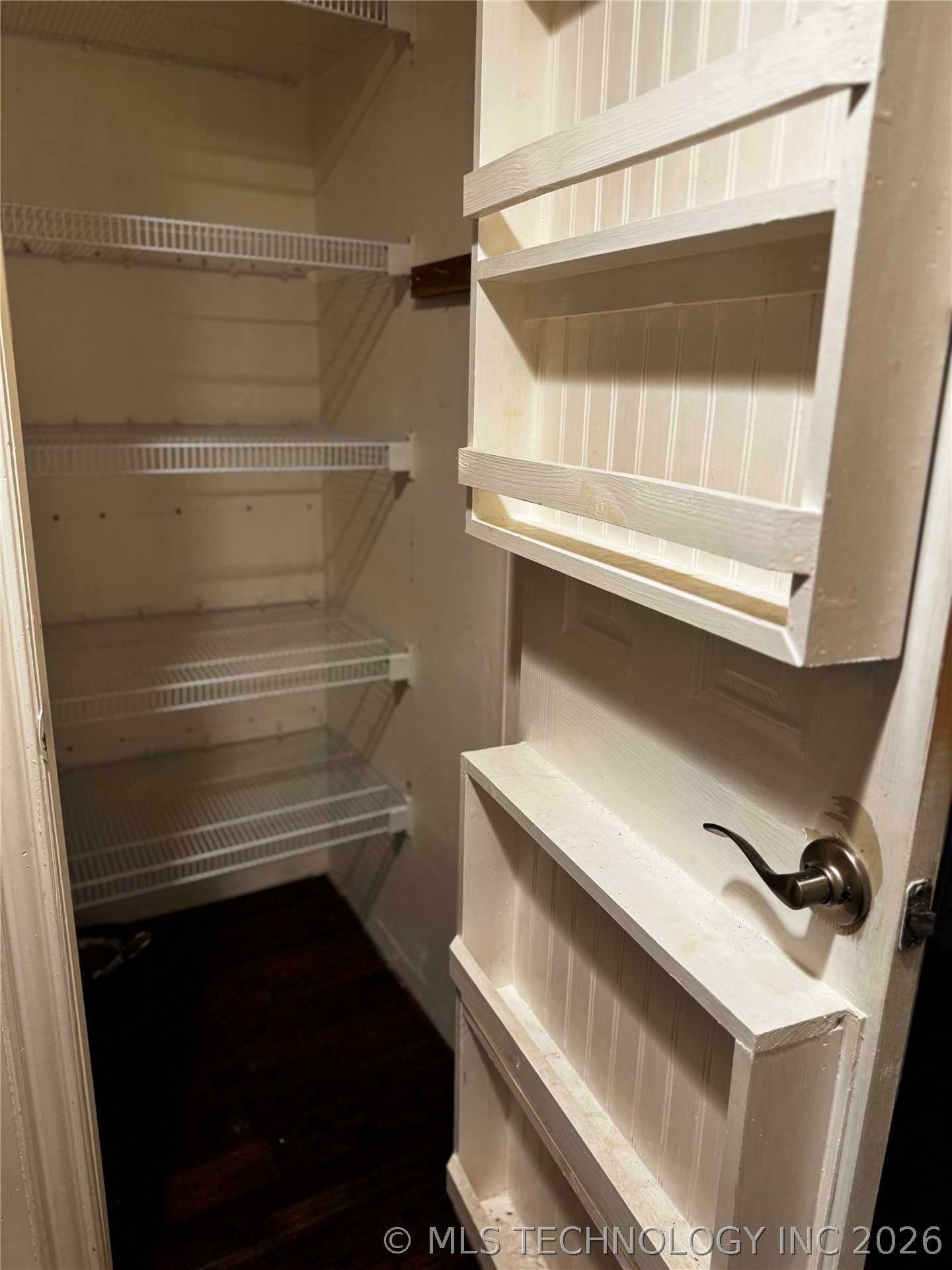 72 W Hilltop Road Property Photo 11