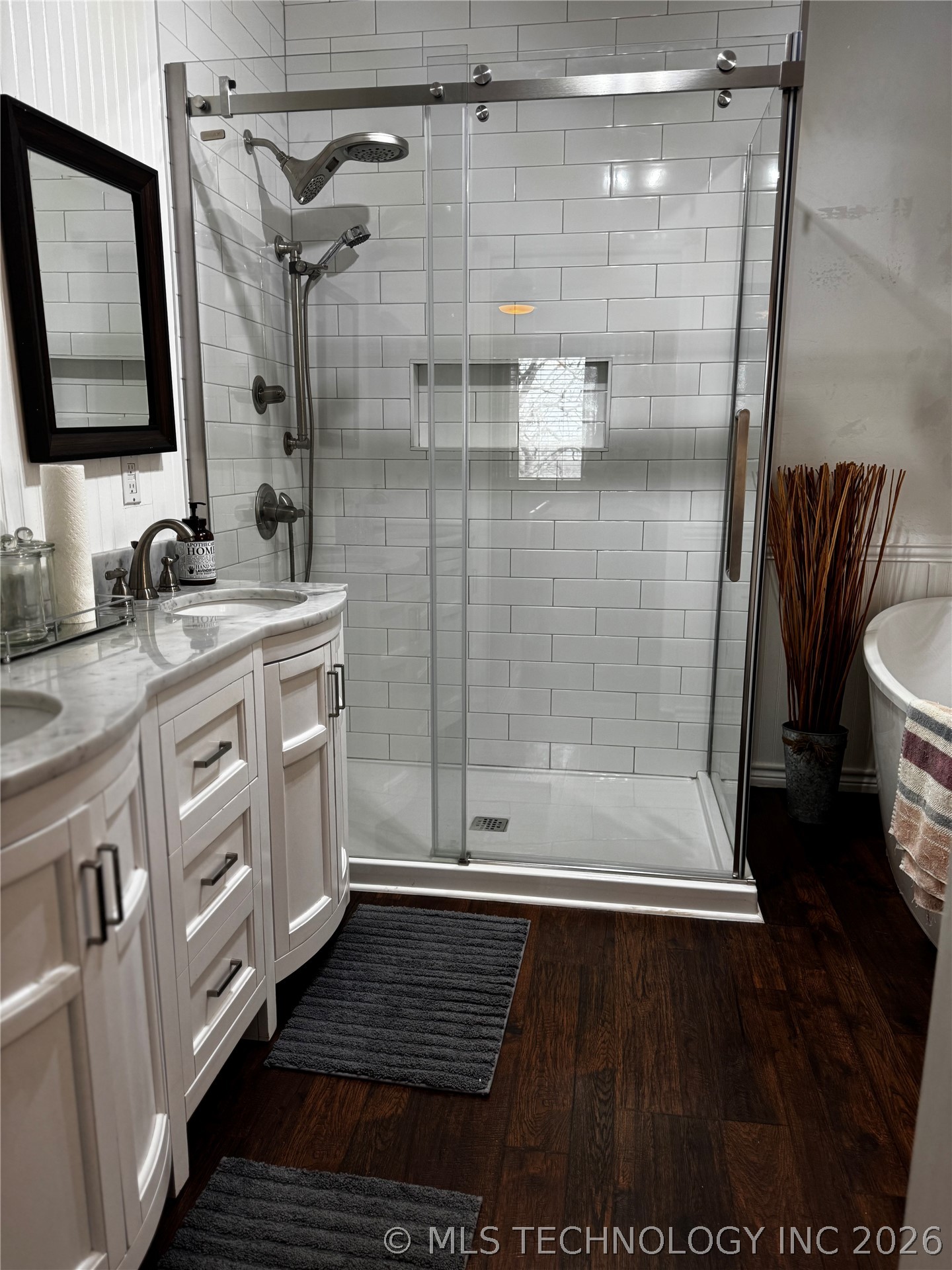 72 W Hilltop Road Property Photo 12