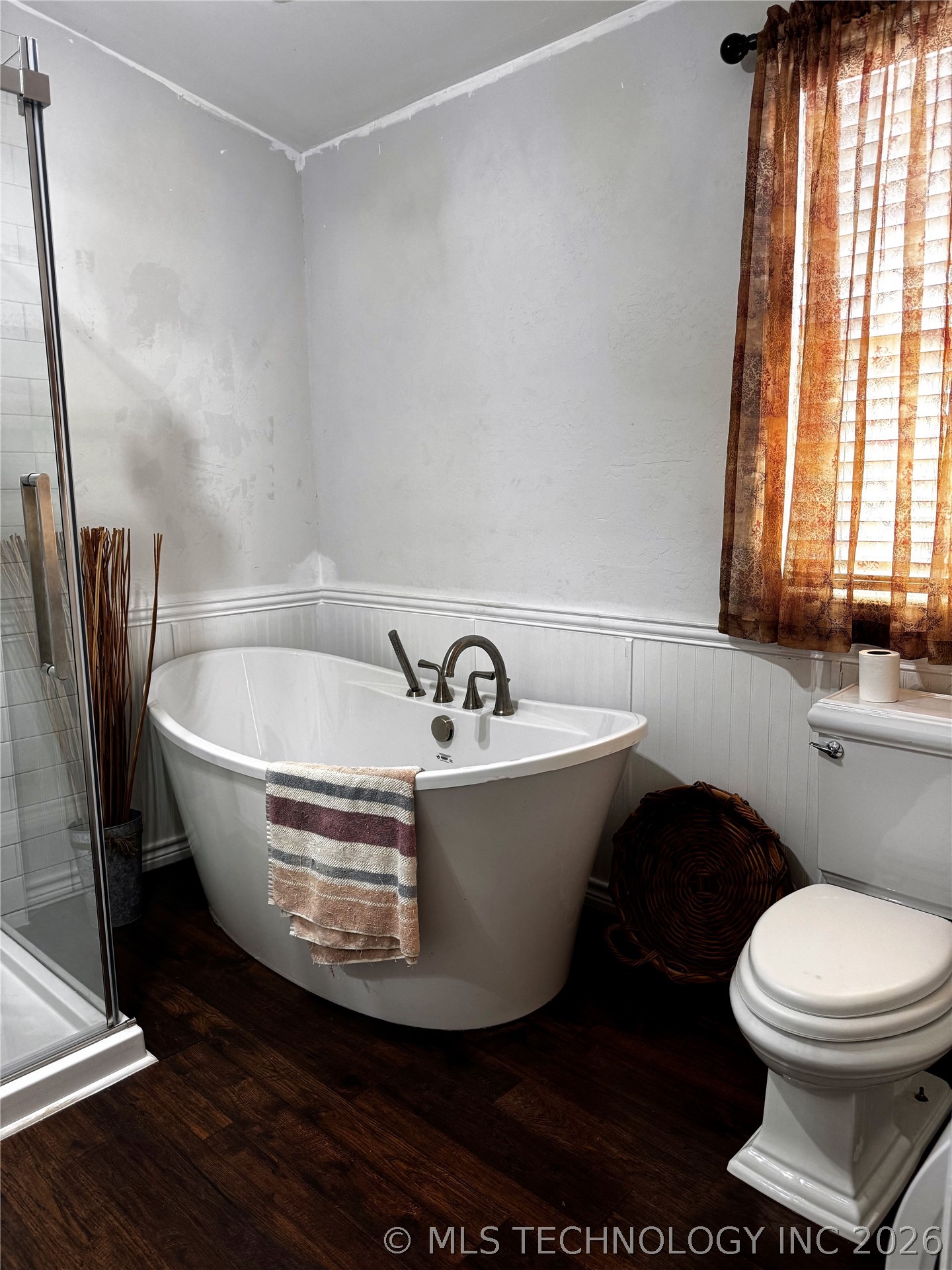 72 W Hilltop Road Property Photo 13