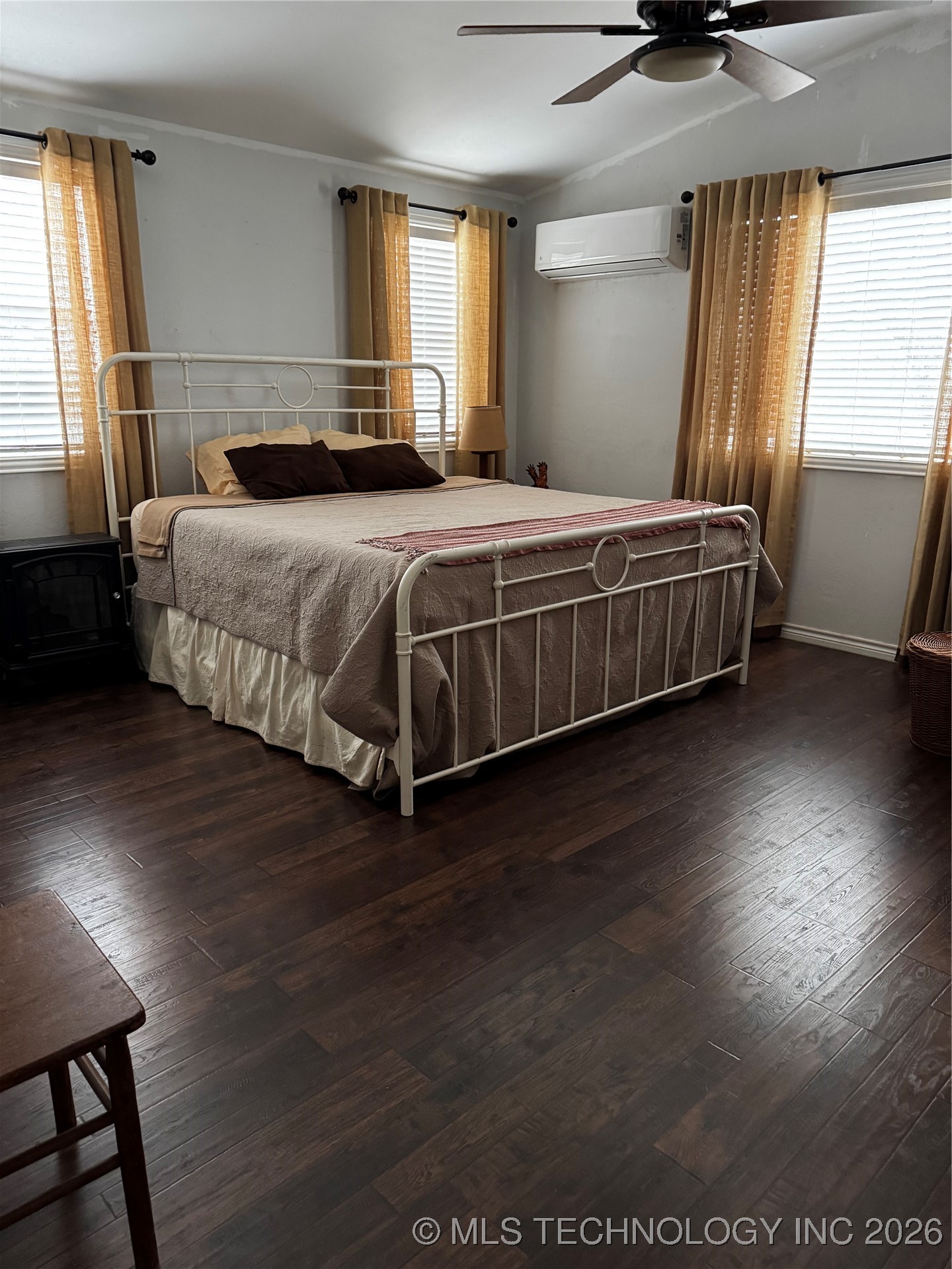 72 W Hilltop Road Property Photo 14