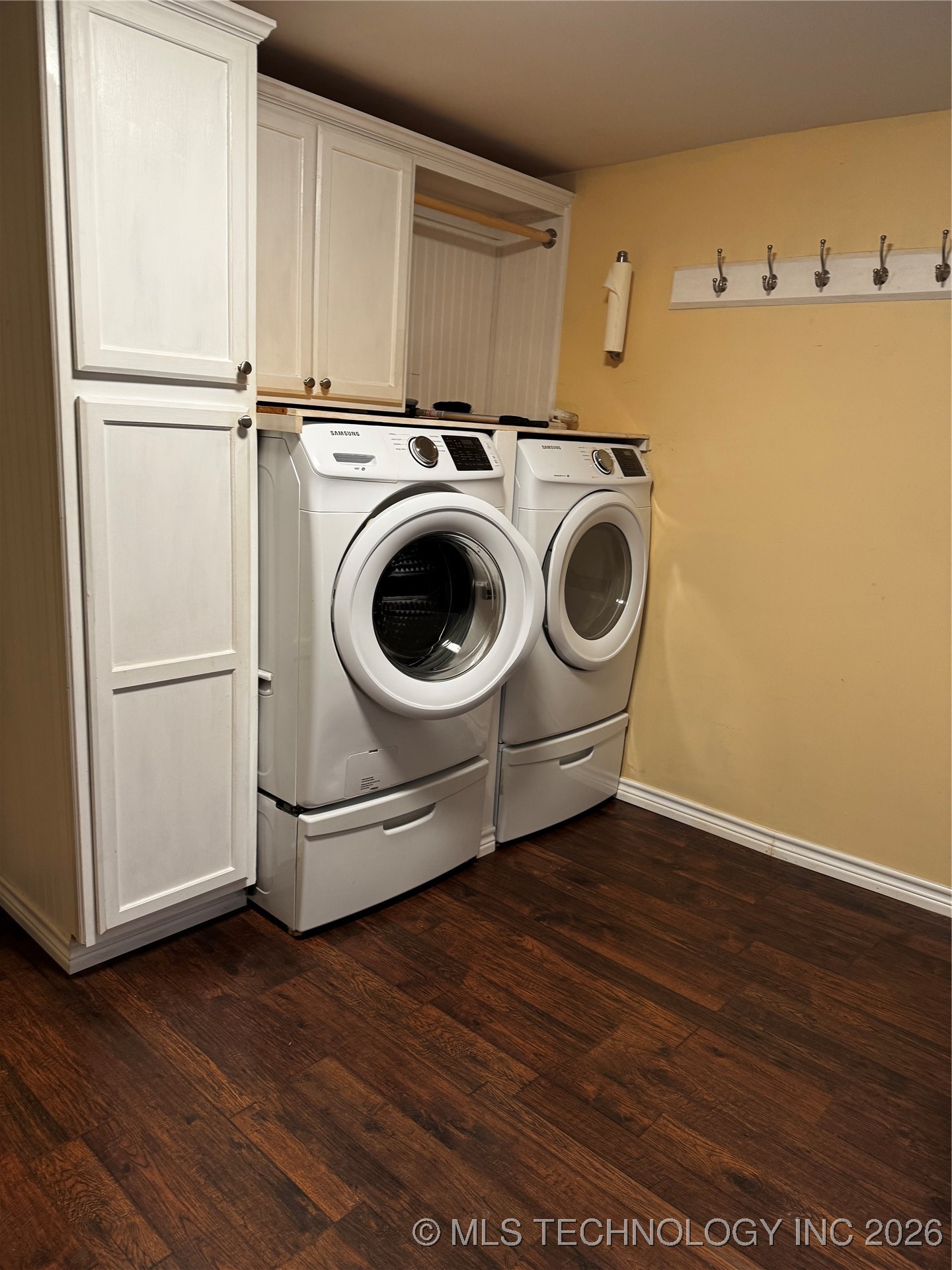 72 W Hilltop Road Property Photo 16