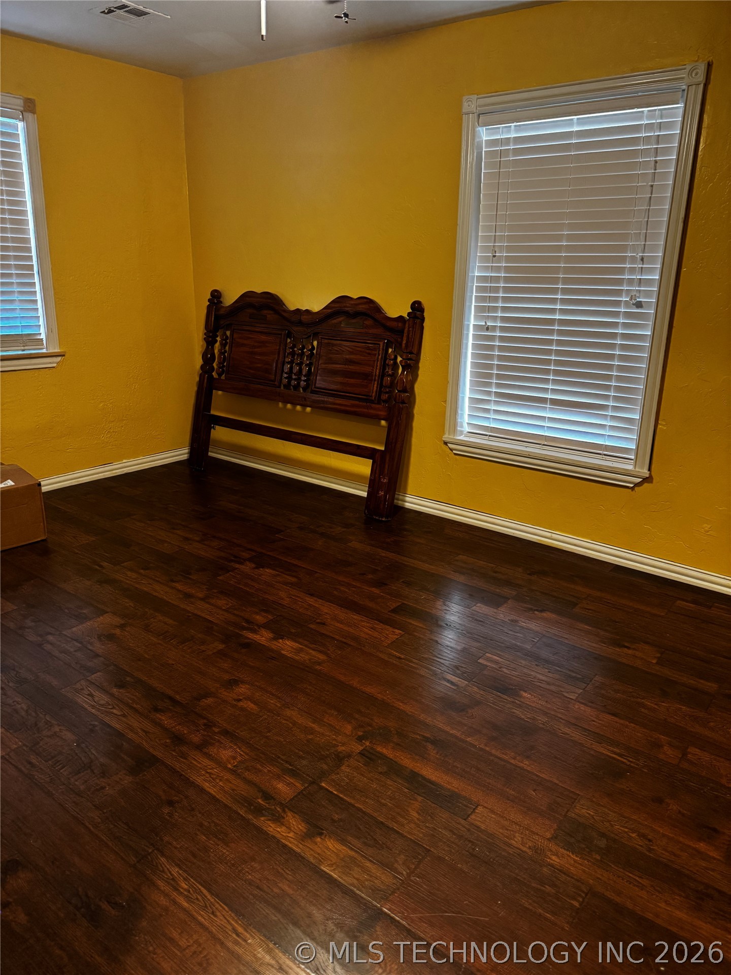 72 W Hilltop Road Property Photo 18