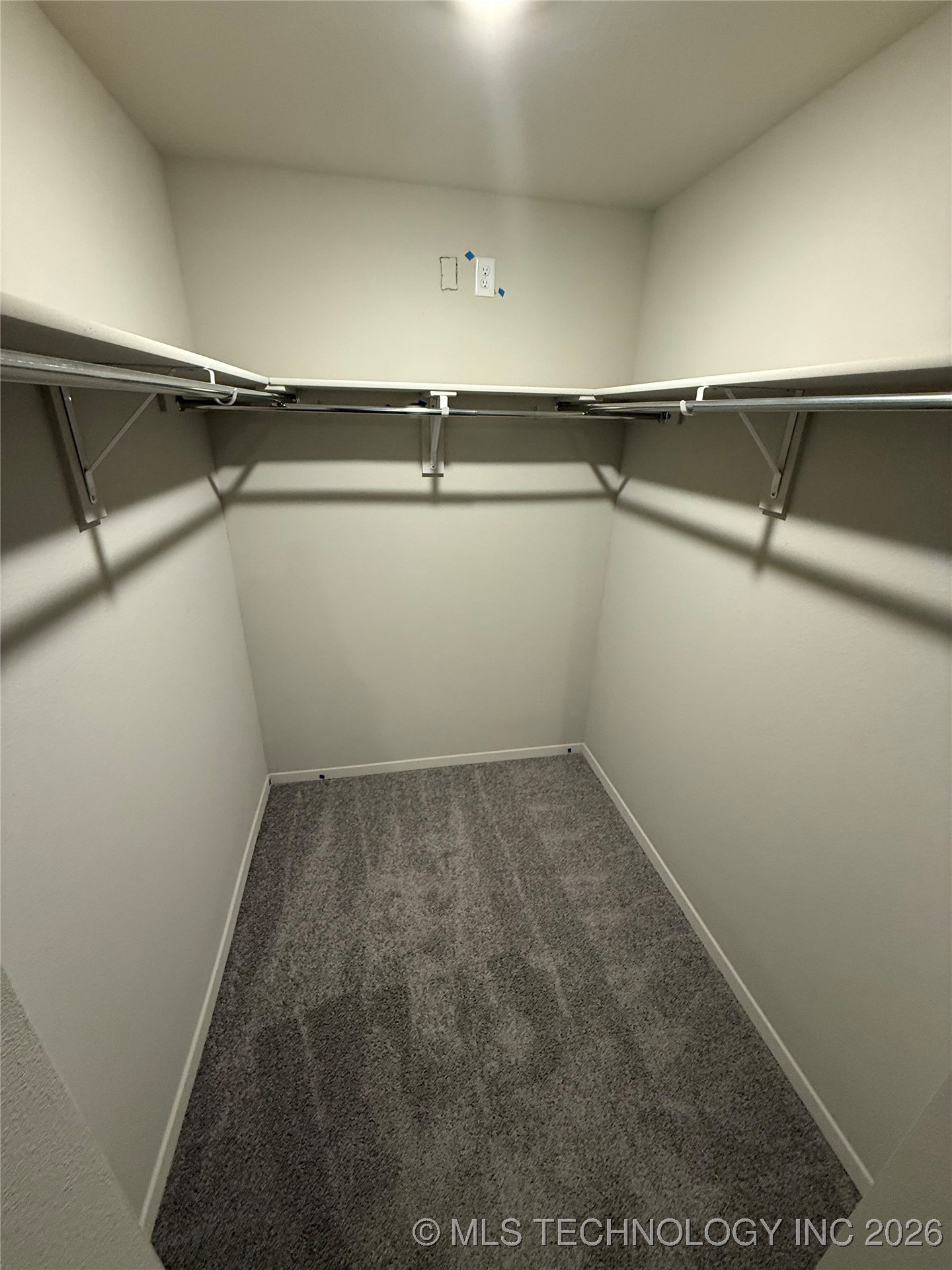 7109 S Maple Avenue Property Photo 7