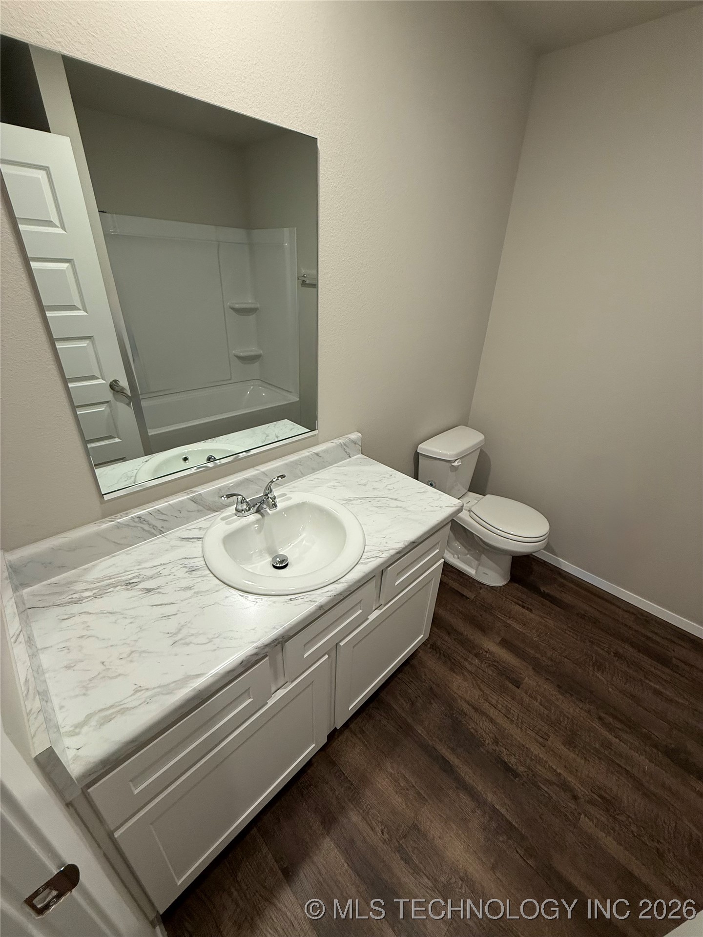 7109 S Maple Avenue Property Photo 11