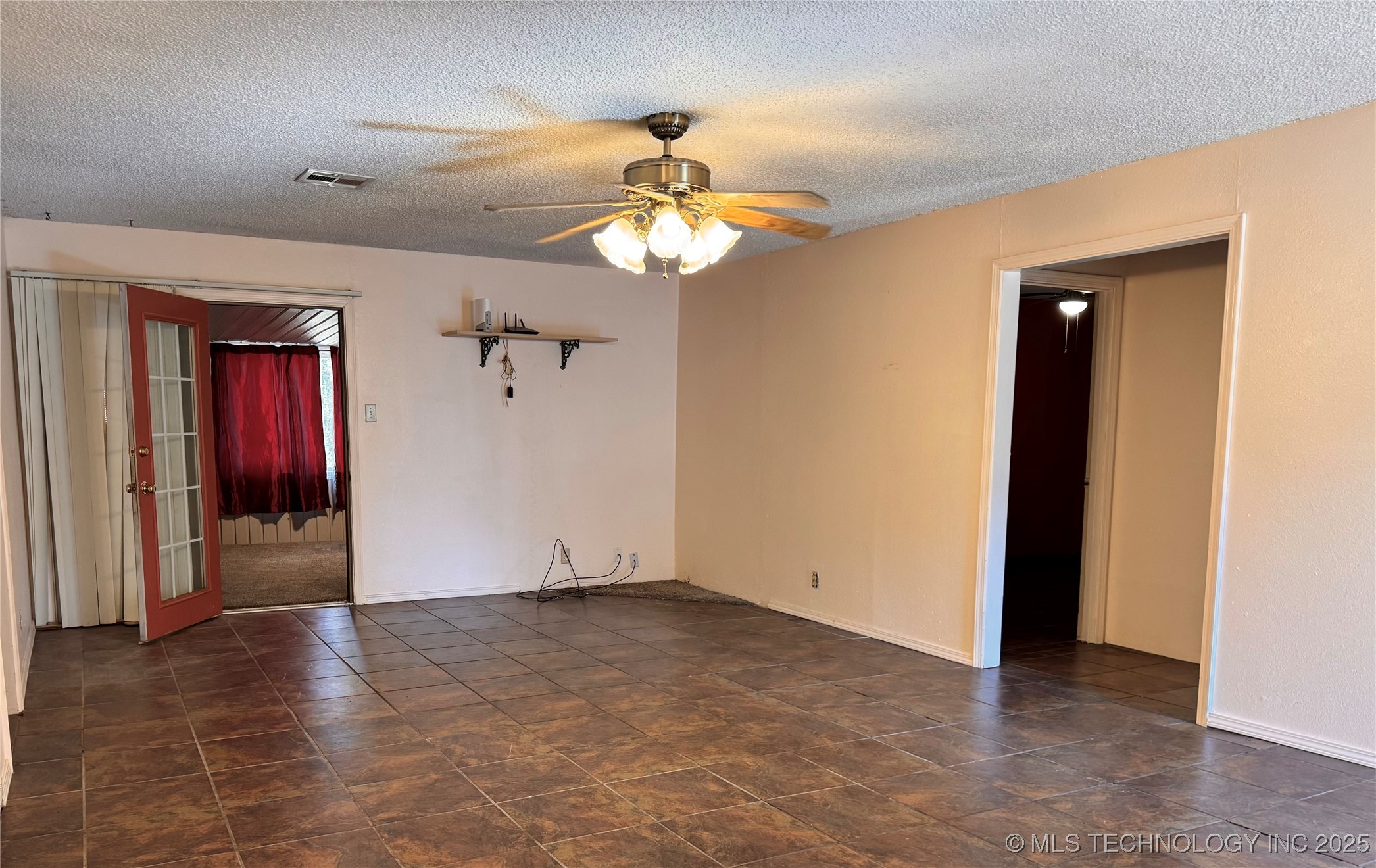 1114 Comet Property Photo 6