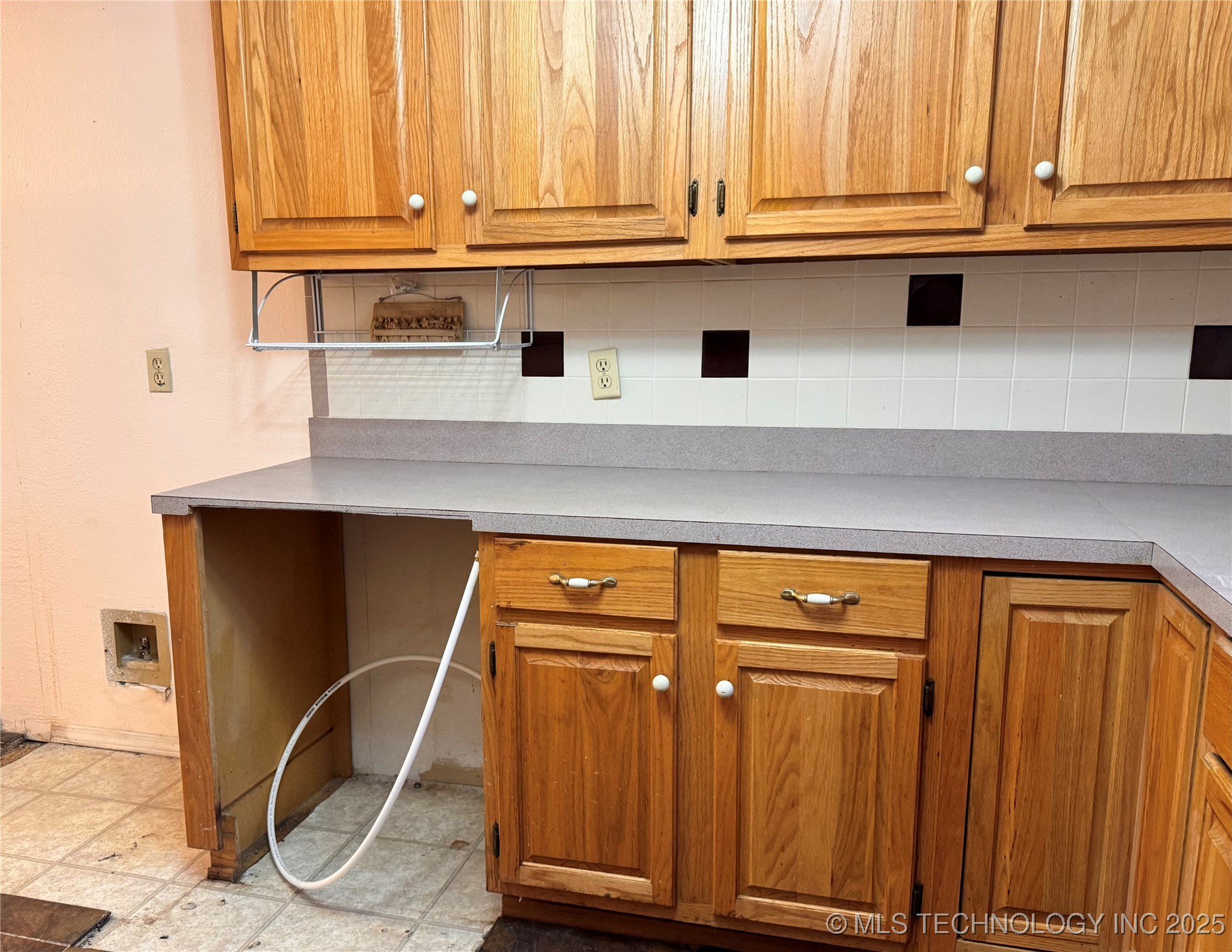 1114 Comet Property Photo 14